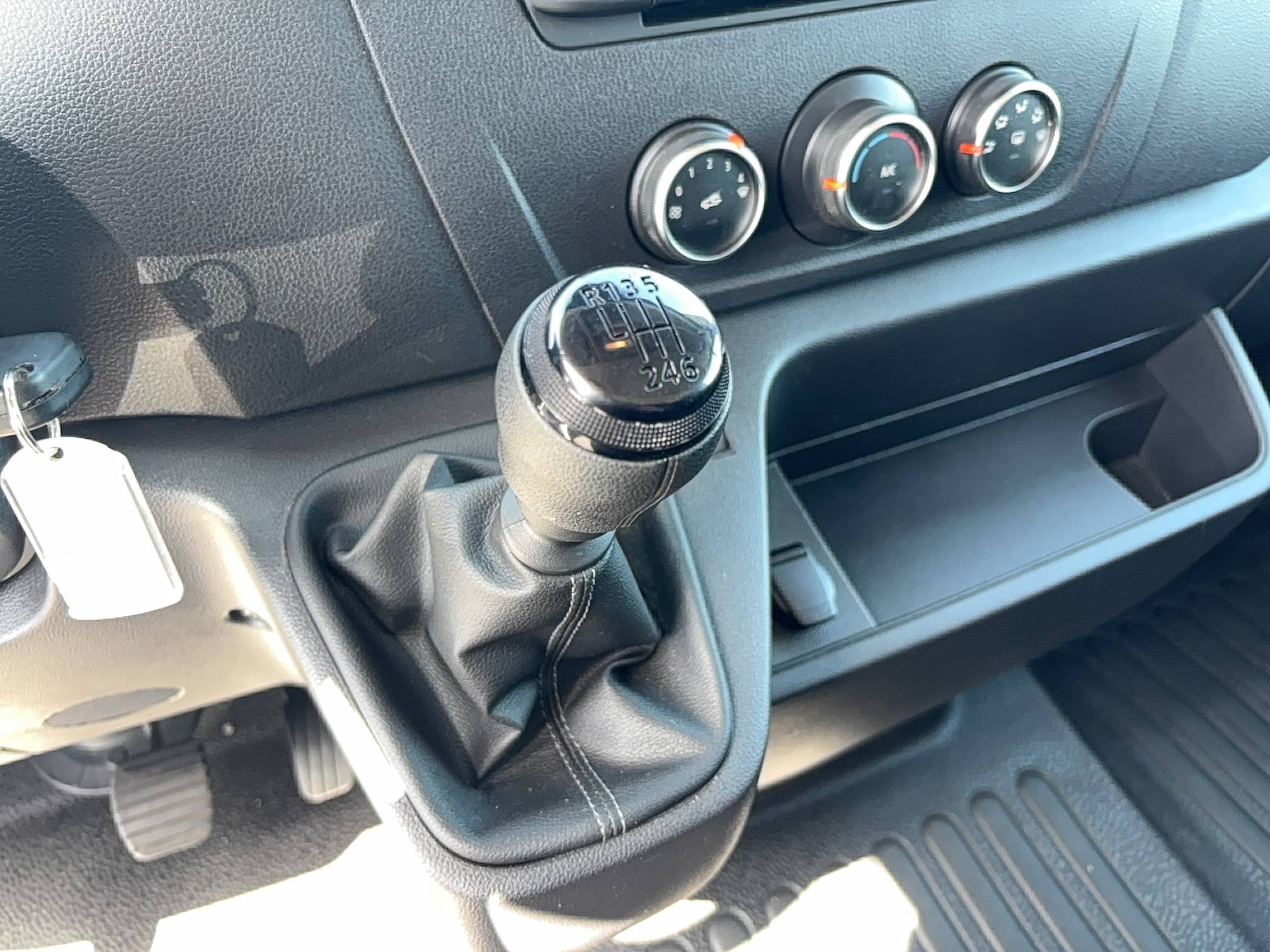 Vente en ligne Renault Master Fourgon MASTER FGN TRAC F3500 L2H2 BLUE DCI 135 au prix de 22 990 €