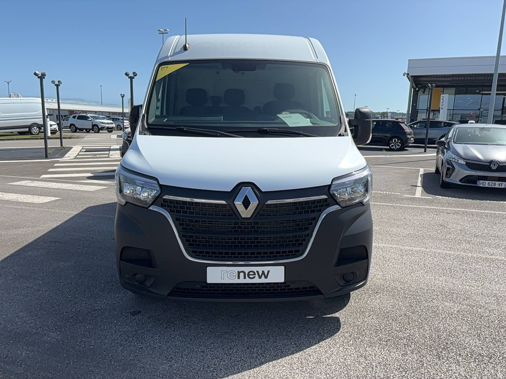 Vente en ligne Renault Master Fourgon MASTER FGN TRAC F3500 L2H2 BLUE DCI 135 au prix de 22 990 €