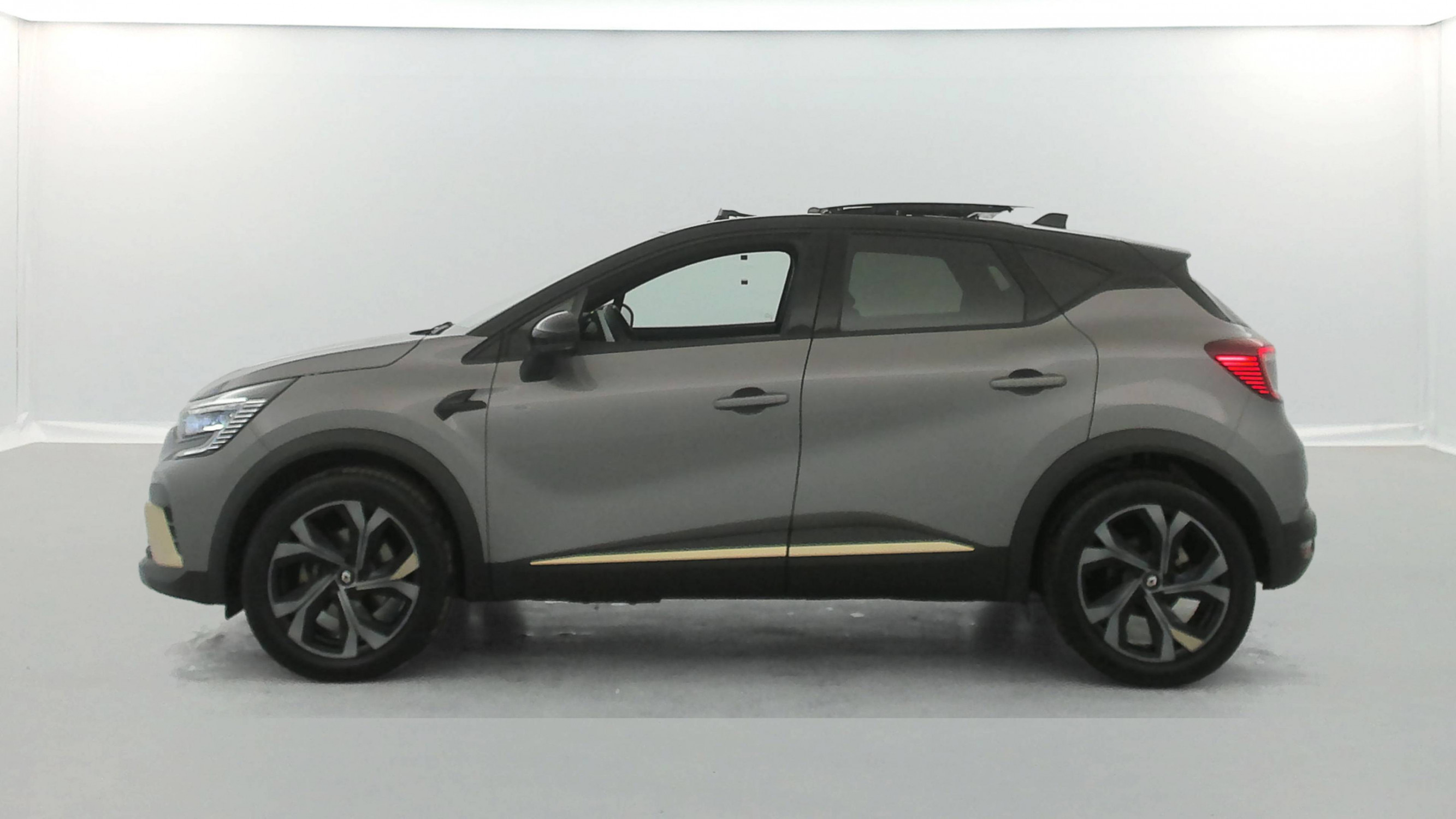 Renault Captur  E-Tech full hybrid 145 occasion de 2023 en vente à Cherbourg