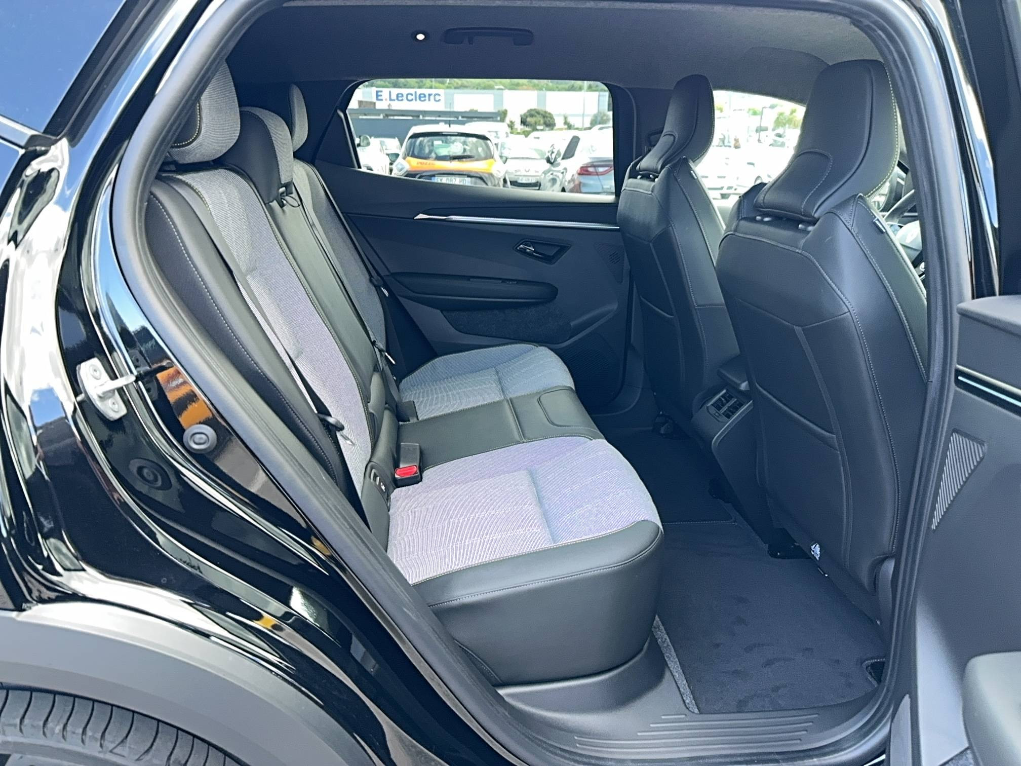 Vente en ligne Renault Scenic E-Tech Scenic E-Tech électrique 170 ch autonomie confort au prix de 39 900 €