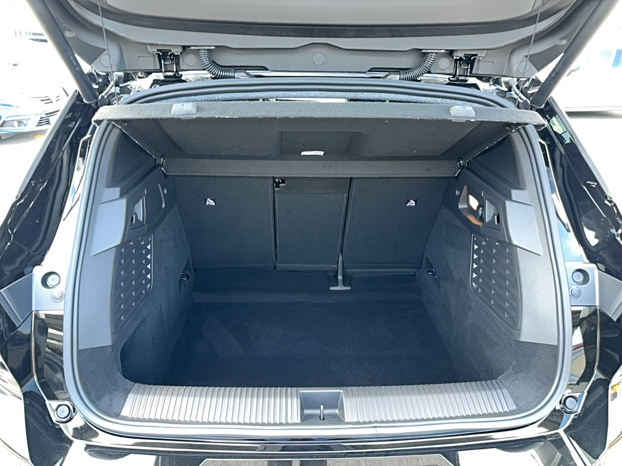 Vente en ligne Renault Scenic E-Tech Scenic E-Tech électrique 170 ch autonomie confort au prix de 39 900 €