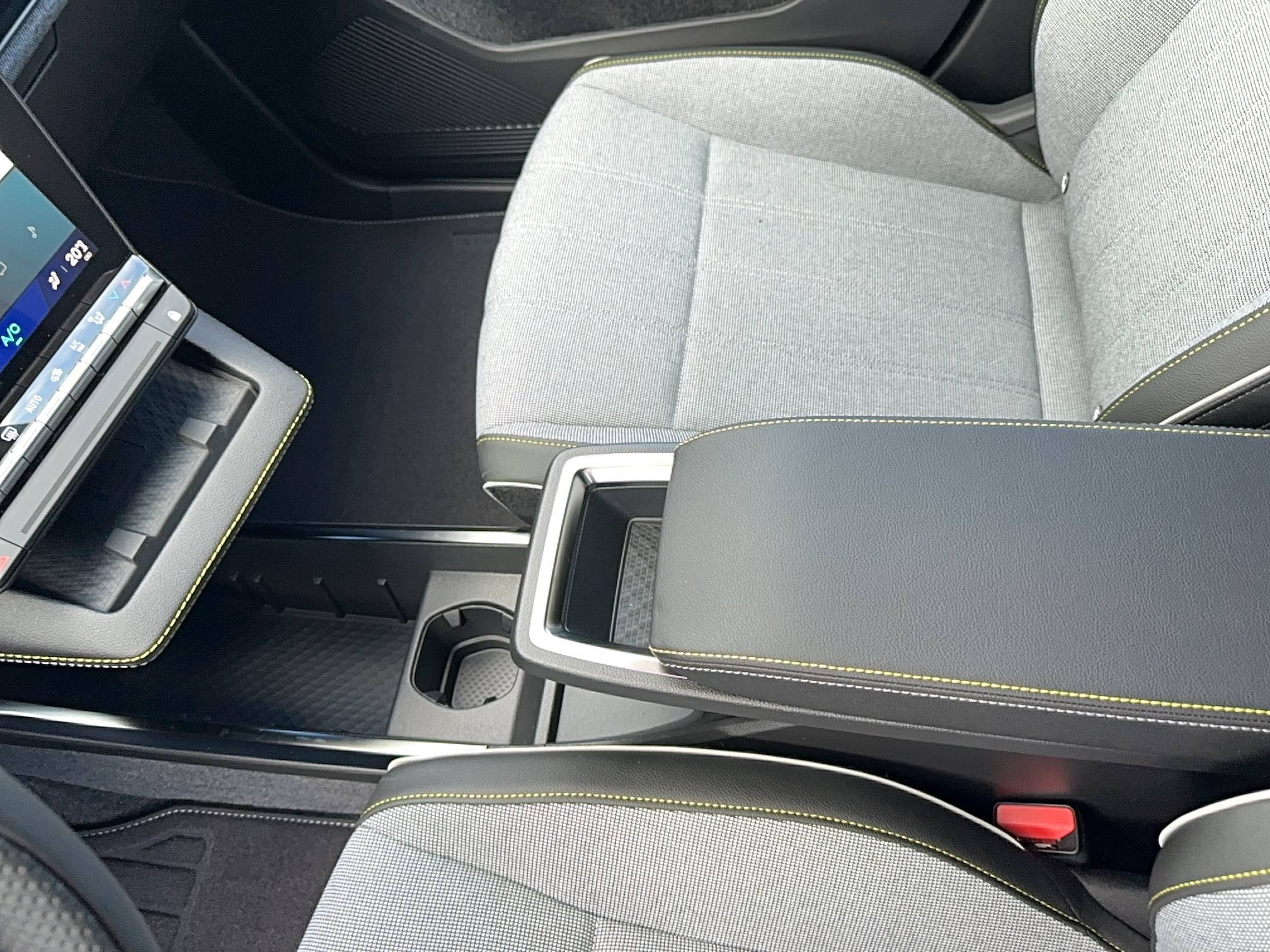Vente en ligne Renault Scenic E-Tech Scenic E-Tech électrique 170 ch autonomie confort au prix de 39 900 €