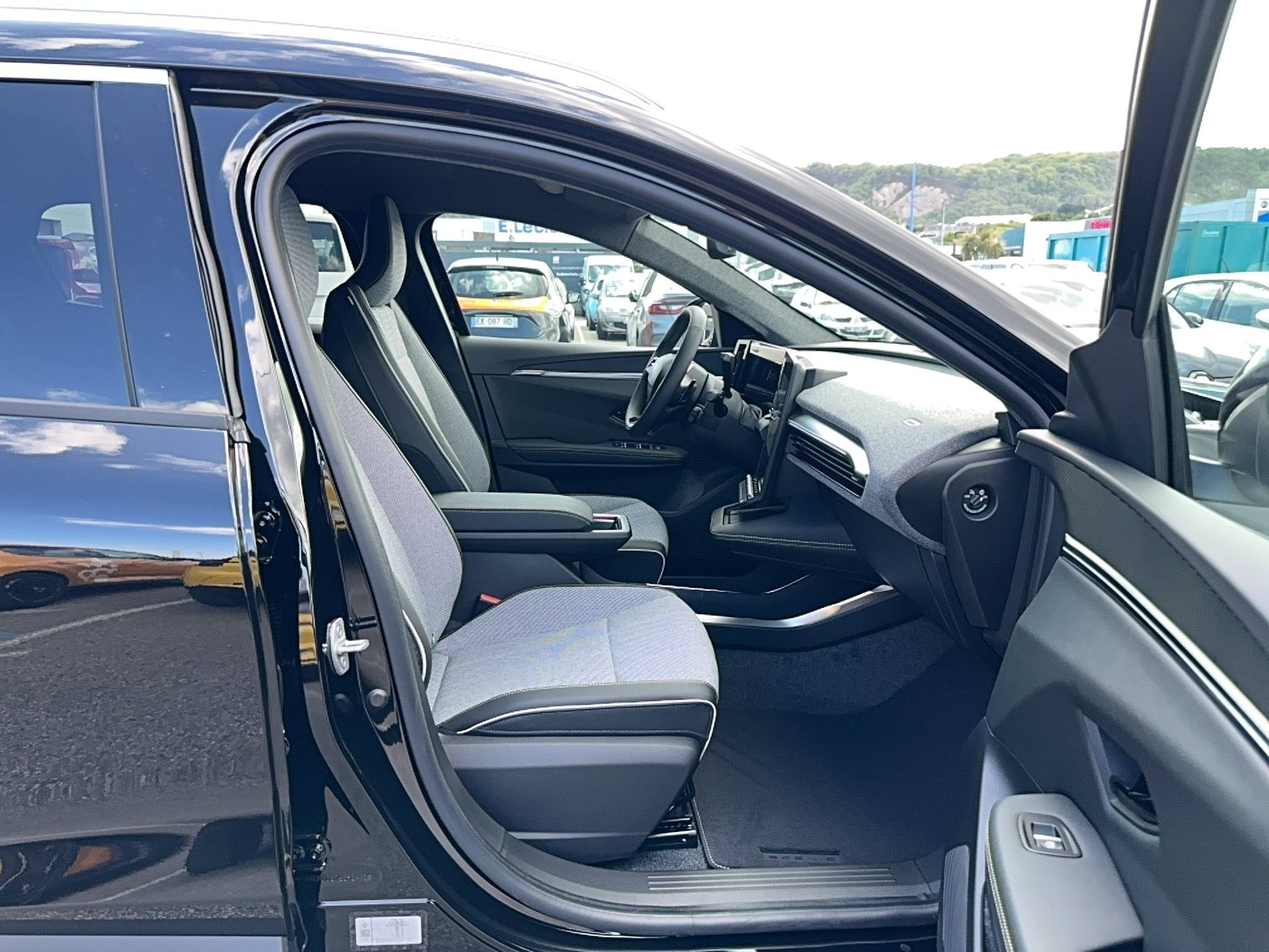 Vente en ligne Renault Scenic E-Tech Scenic E-Tech électrique 170 ch autonomie confort au prix de 39 900 €