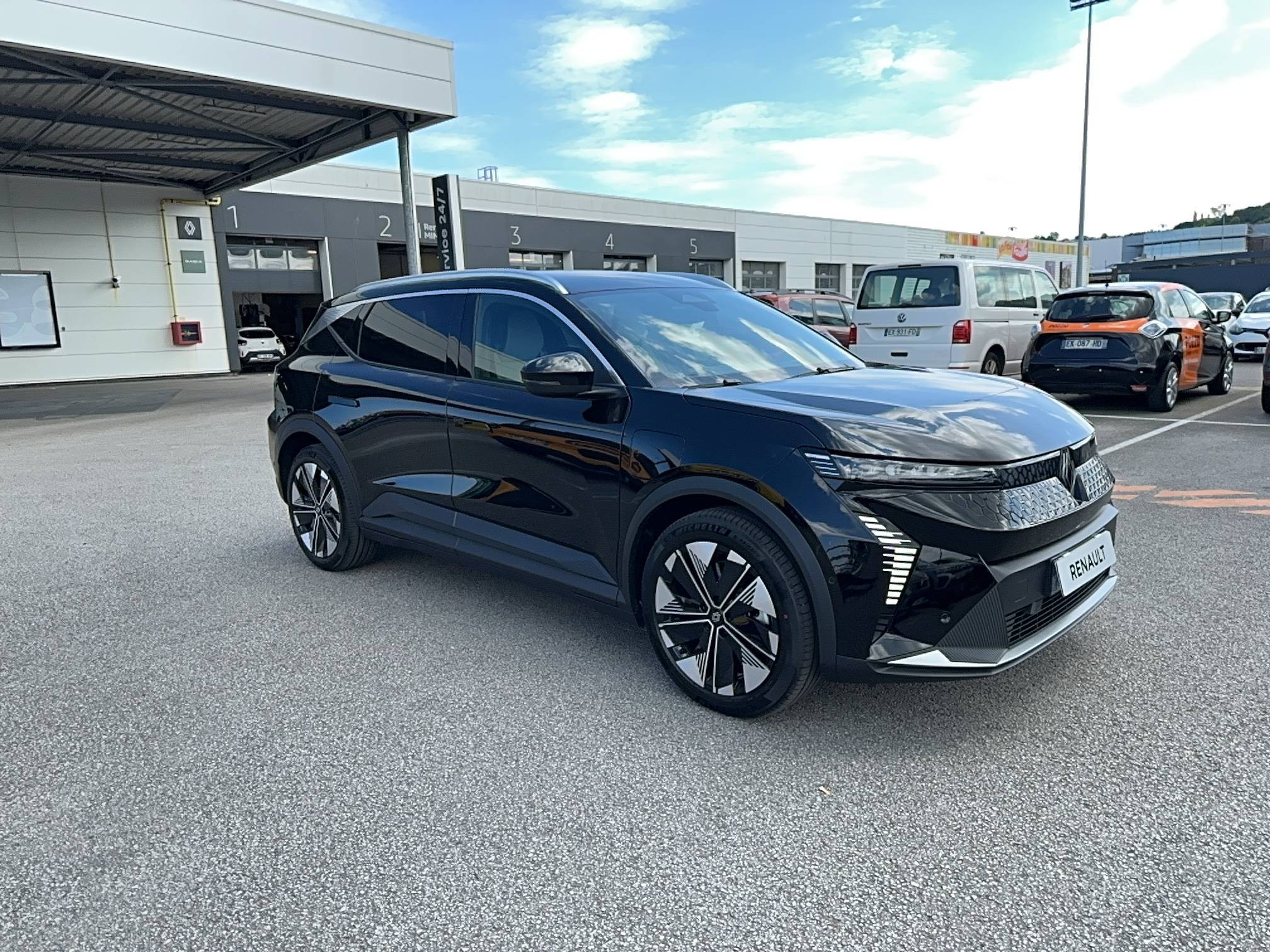 Vente en ligne Renault Scenic E-Tech Scenic E-Tech électrique 170 ch autonomie confort au prix de 39 900 €