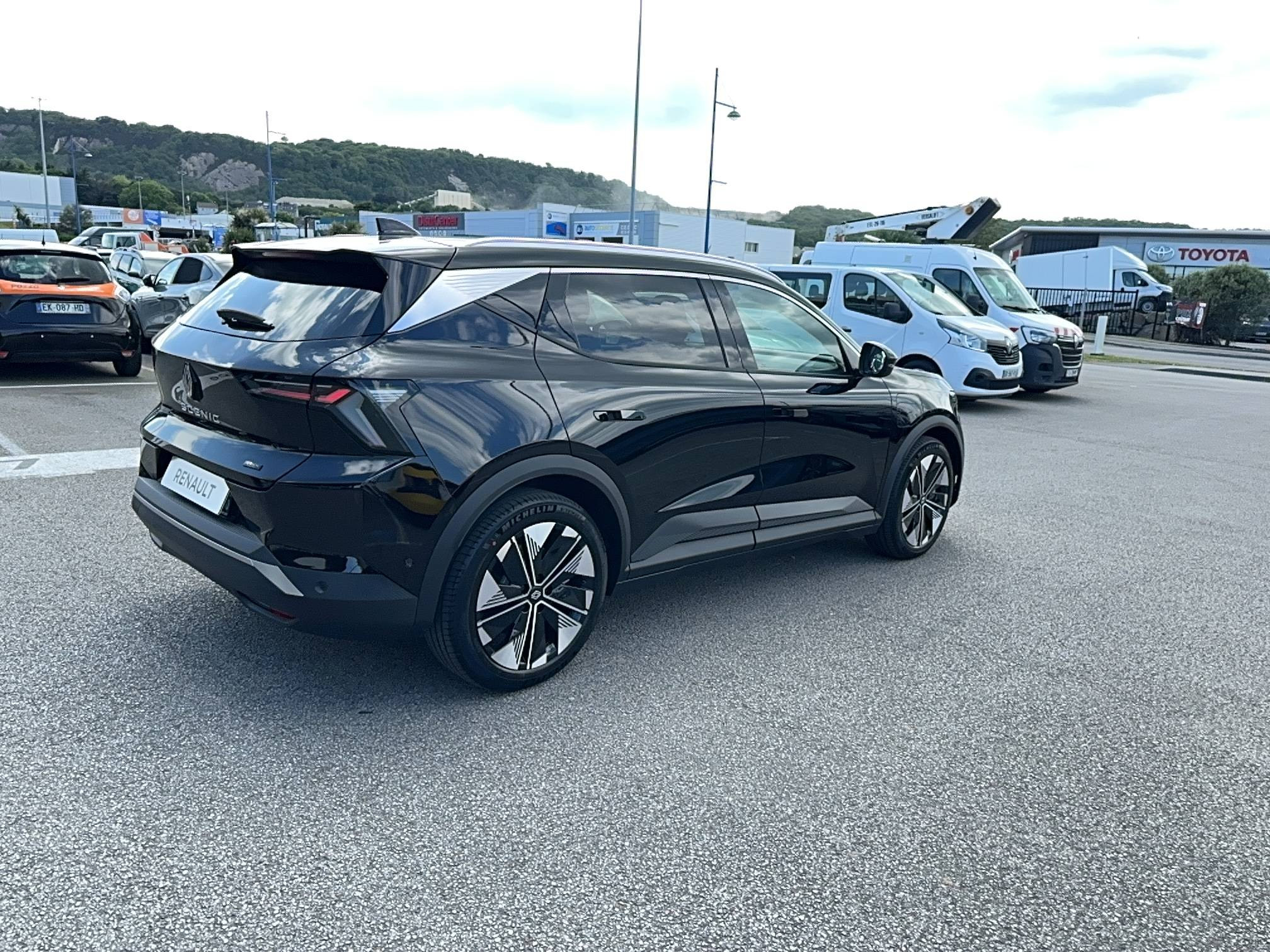 Vente en ligne Renault Scenic E-Tech Scenic E-Tech électrique 170 ch autonomie confort au prix de 39 900 €