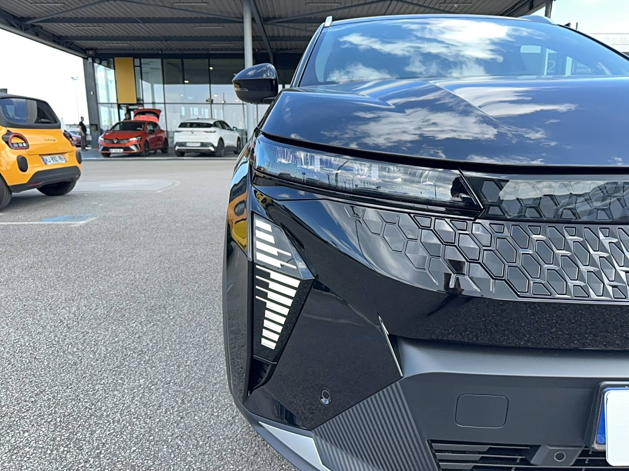 Vente en ligne Renault Scenic E-Tech Scenic E-Tech électrique 170 ch autonomie confort au prix de 39 900 €