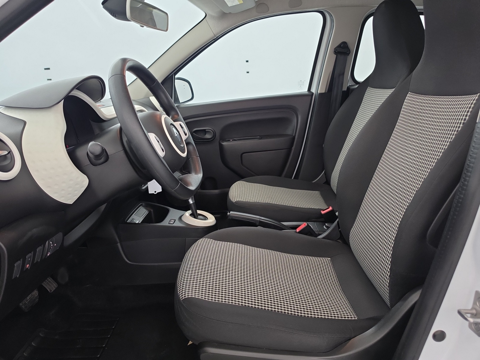 Vente en ligne Renault Twingo Electrique Twingo III E-Tech au prix de 11 490 €