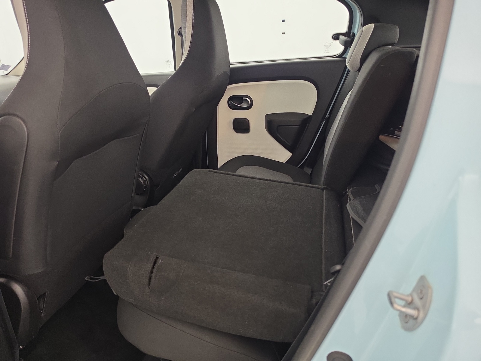 Vente en ligne Renault Twingo Electrique Twingo III E-Tech au prix de 13 490 €