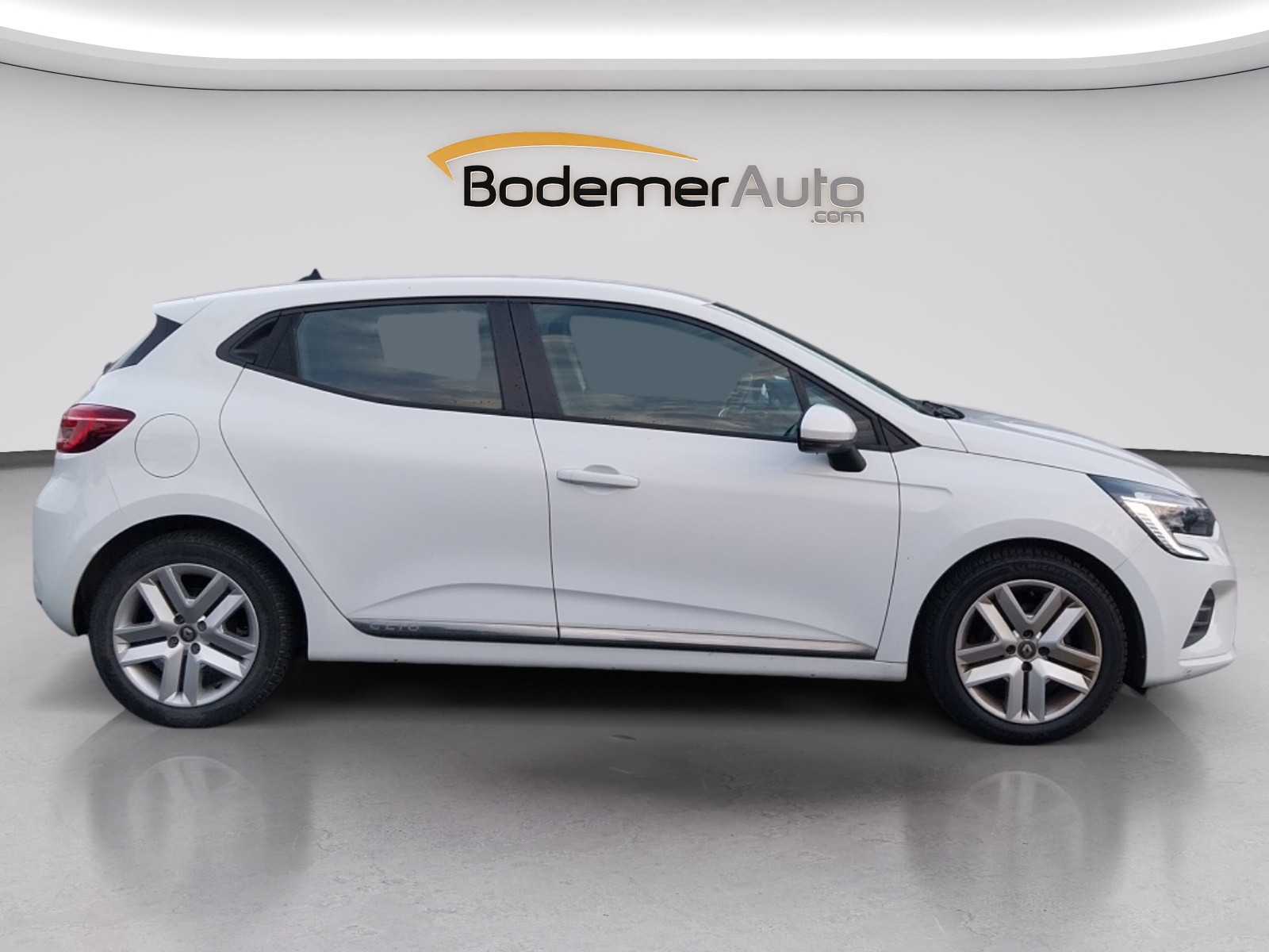 Vente en ligne Renault Clio 5 Clio TCe 100 GPL - 21N au prix de 13 490 €