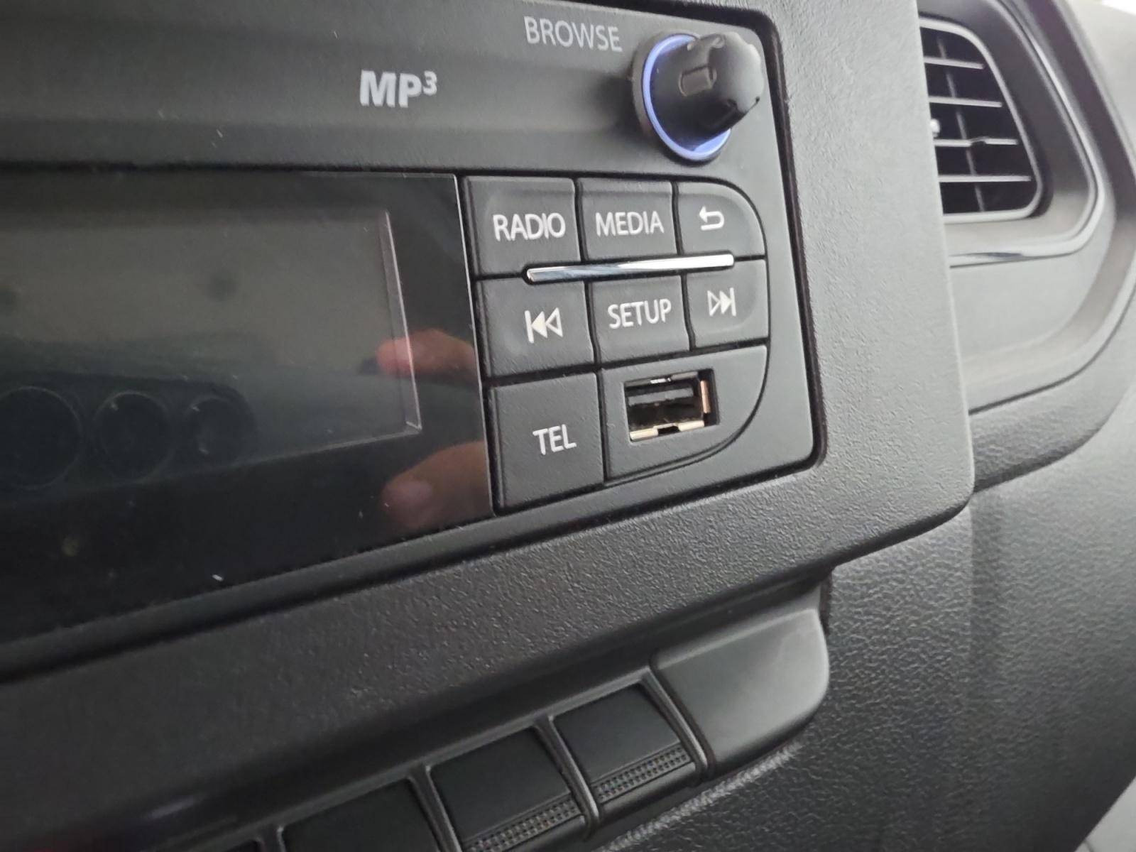 Vente en ligne Renault Master Fourgon MASTER FGN TRAC F3500 L3H3 BLUE DCI 135 au prix de 25 990 €