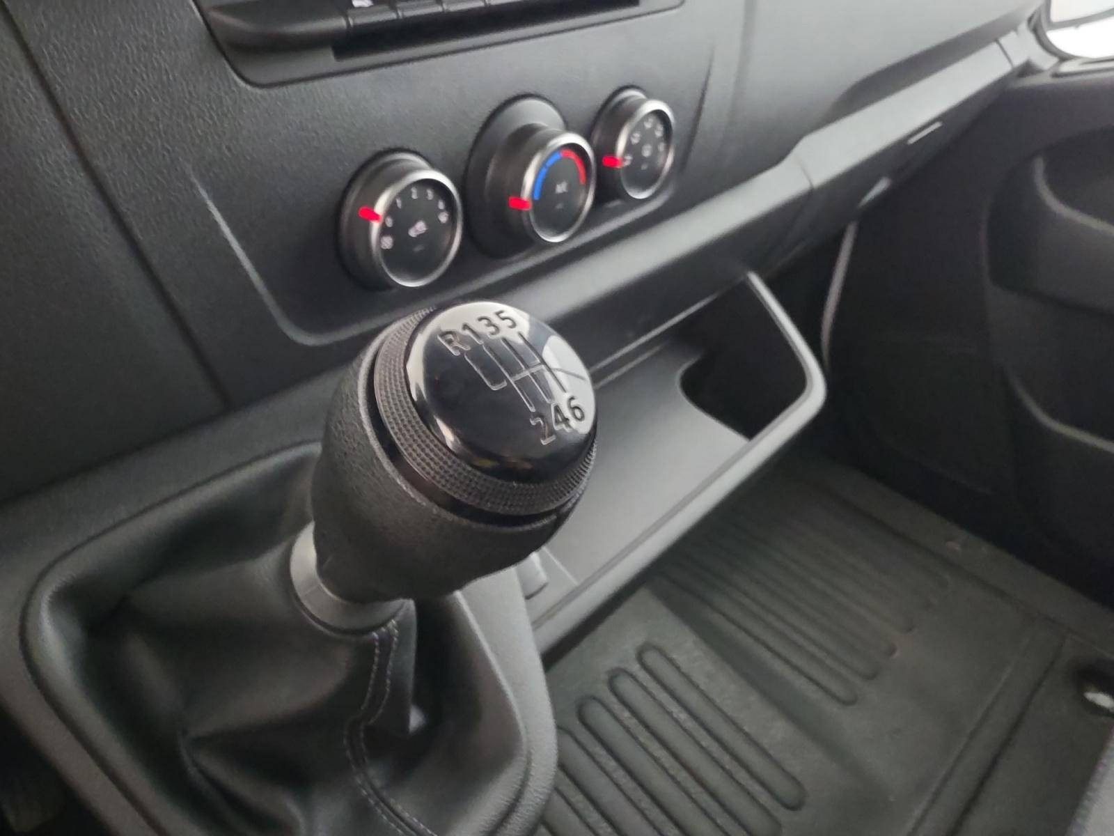 Vente en ligne Renault Master Fourgon MASTER FGN TRAC F3500 L3H3 BLUE DCI 135 au prix de 25 990 €
