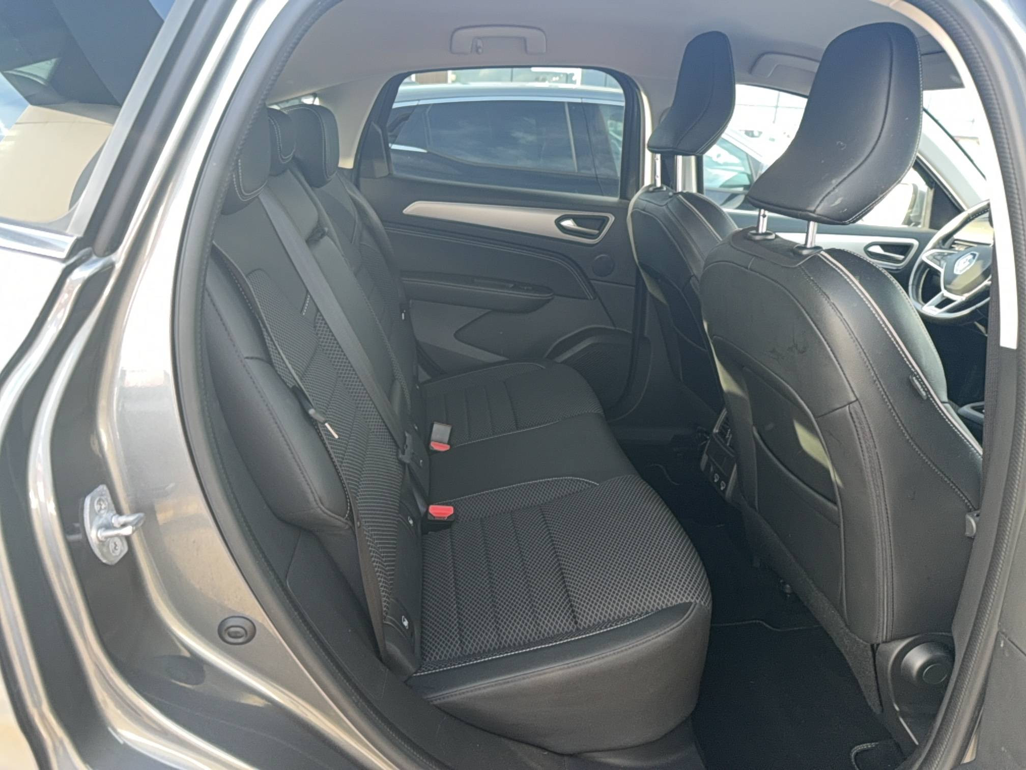 Vente en ligne Renault Arkana  E-Tech 145 - 21B au prix de 21 690 €