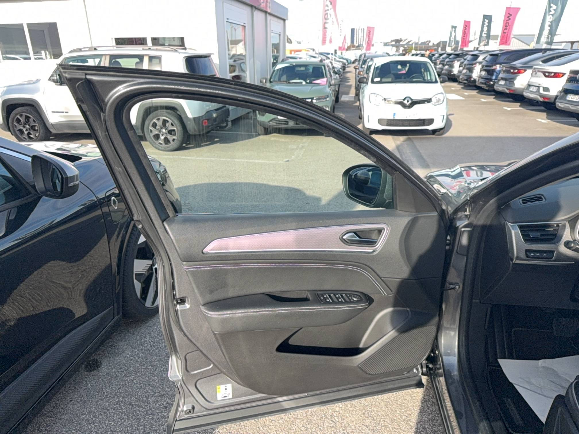 Vente en ligne Renault Arkana  E-Tech 145 - 21B au prix de 21 690 €