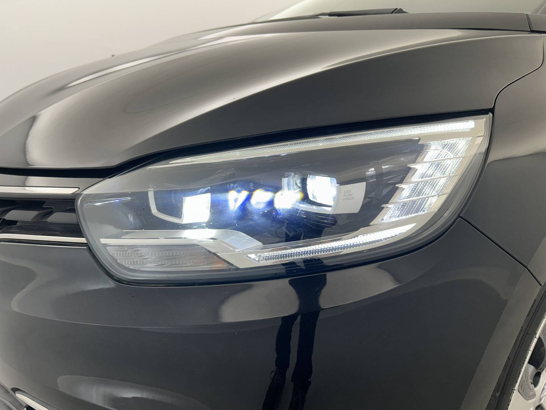 Vente en ligne Renault Scenic 4 Scenic dCi 130 Energy au prix de 14 990 €