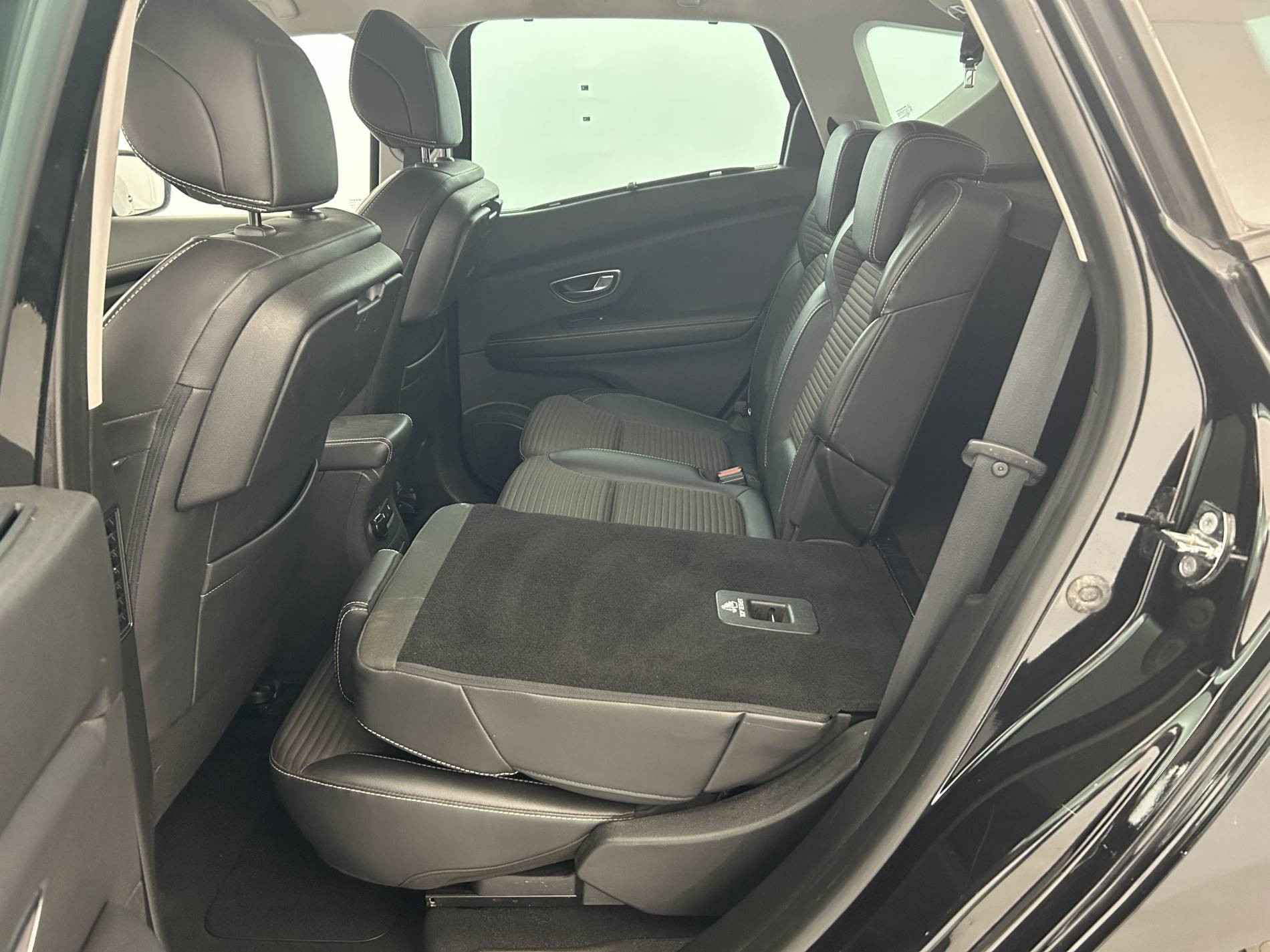 Vente en ligne Renault Scenic 4 Scenic dCi 130 Energy au prix de 14 990 €