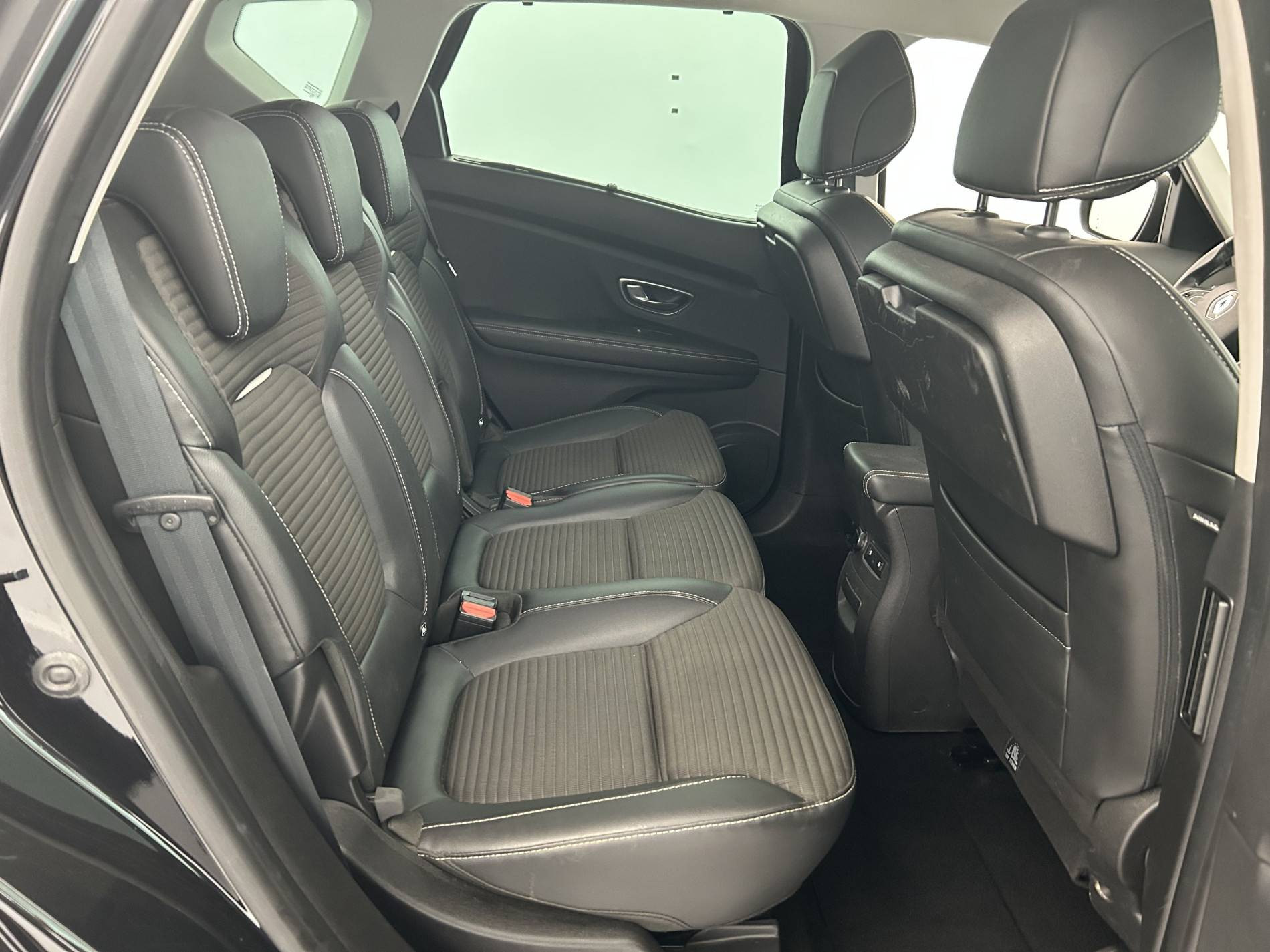 Vente en ligne Renault Scenic 4 Scenic dCi 130 Energy au prix de 14 990 €