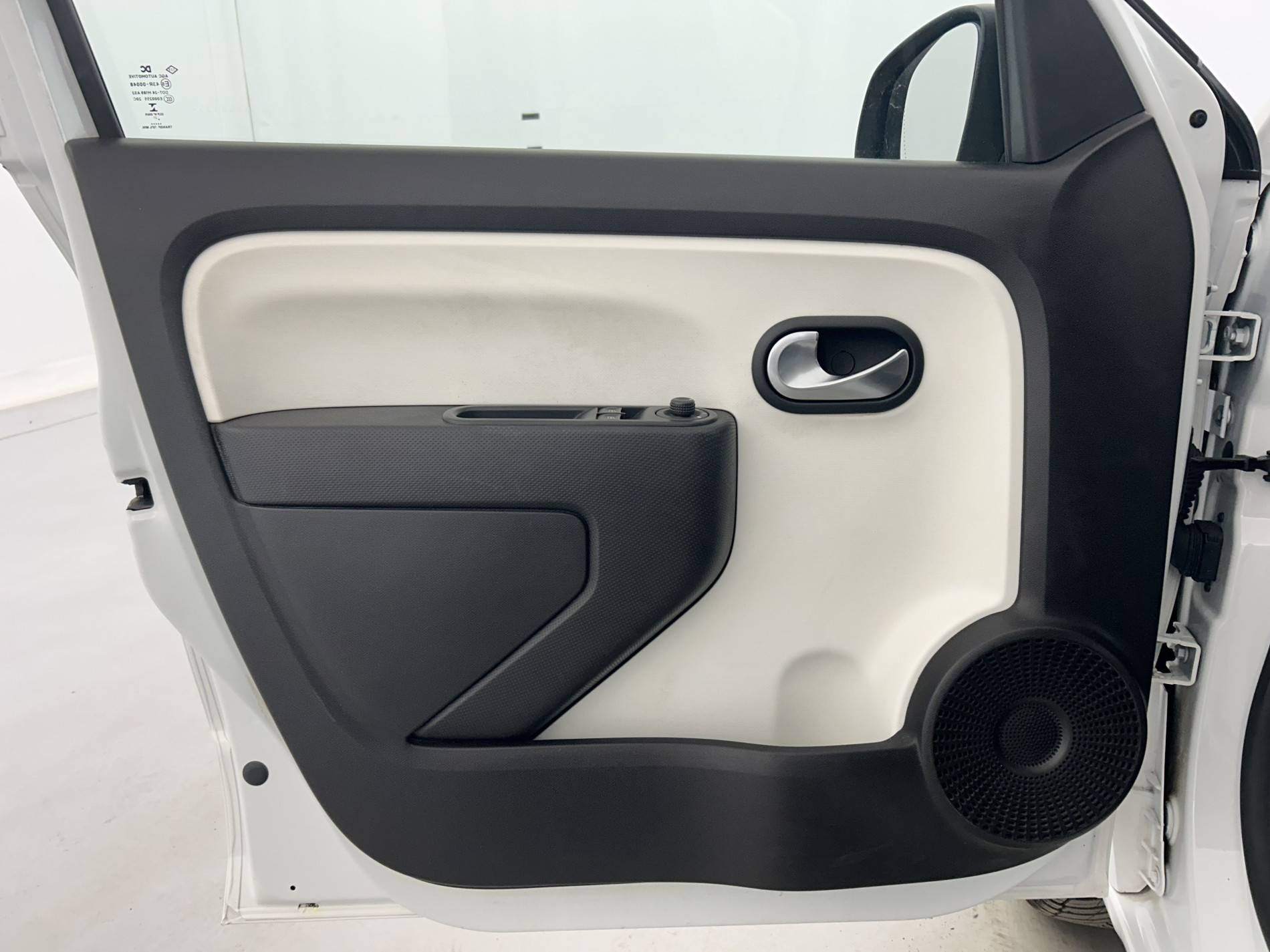 Vente en ligne Renault Twingo 3  SCe 65 - 21 au prix de 10 190 €