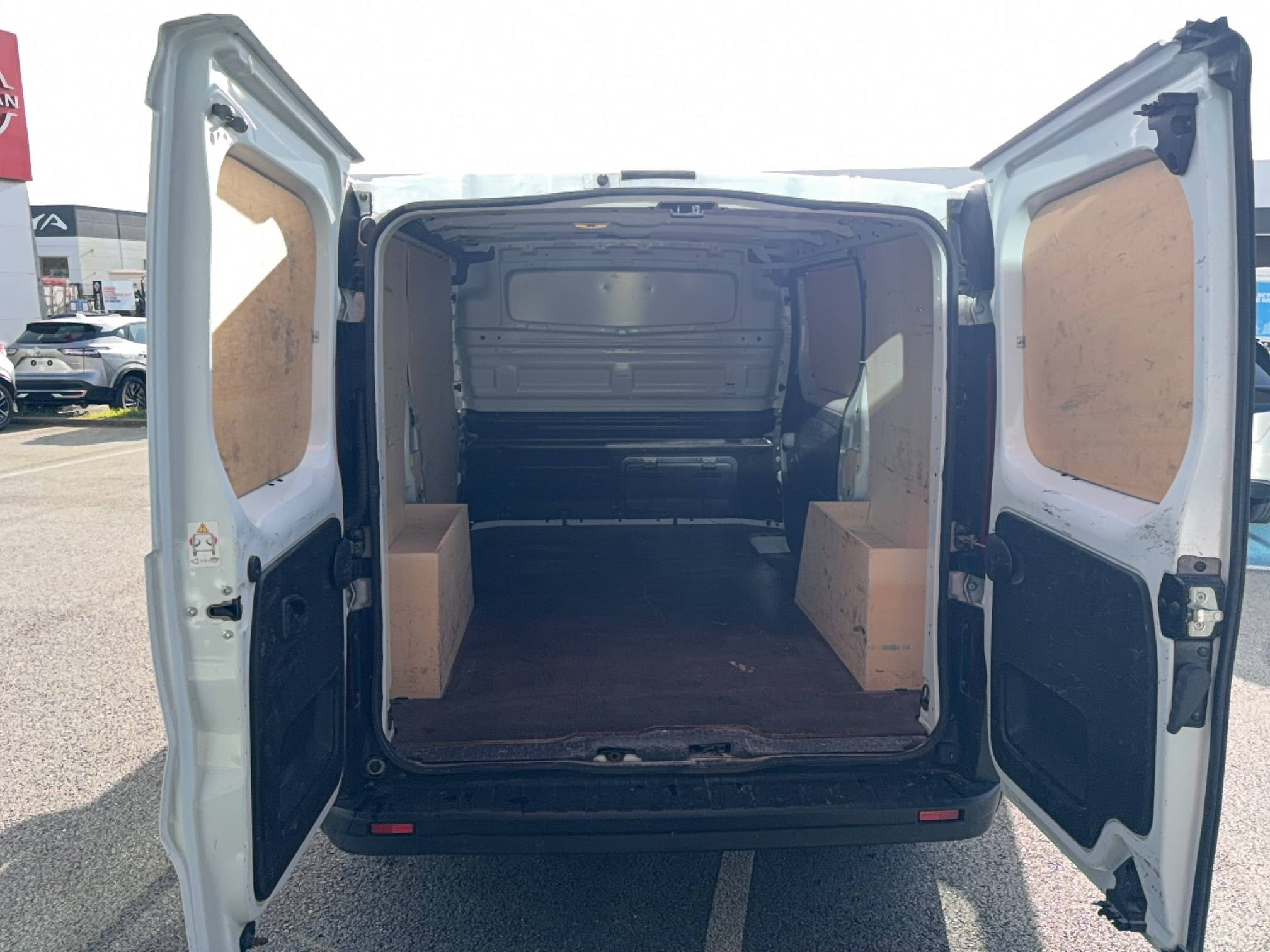 Vente en ligne Nissan Primastar Fourgon  L1H1 2T8 2.0 DCI 130 S/S BVM au prix de 17 490 €