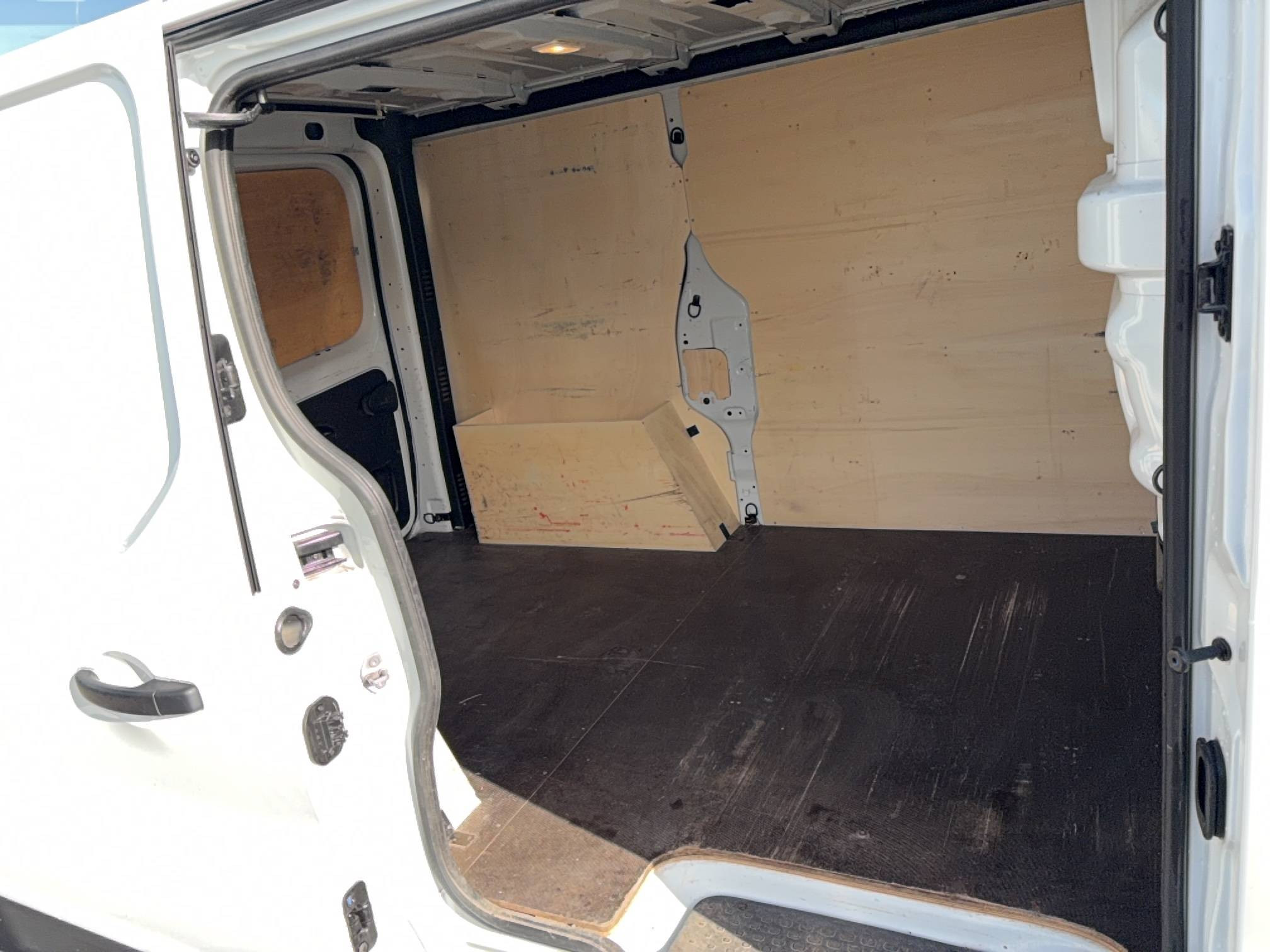 Vente en ligne Nissan Primastar Fourgon  L1H1 2T8 2.0 DCI 130 S/S BVM au prix de 17 490 €