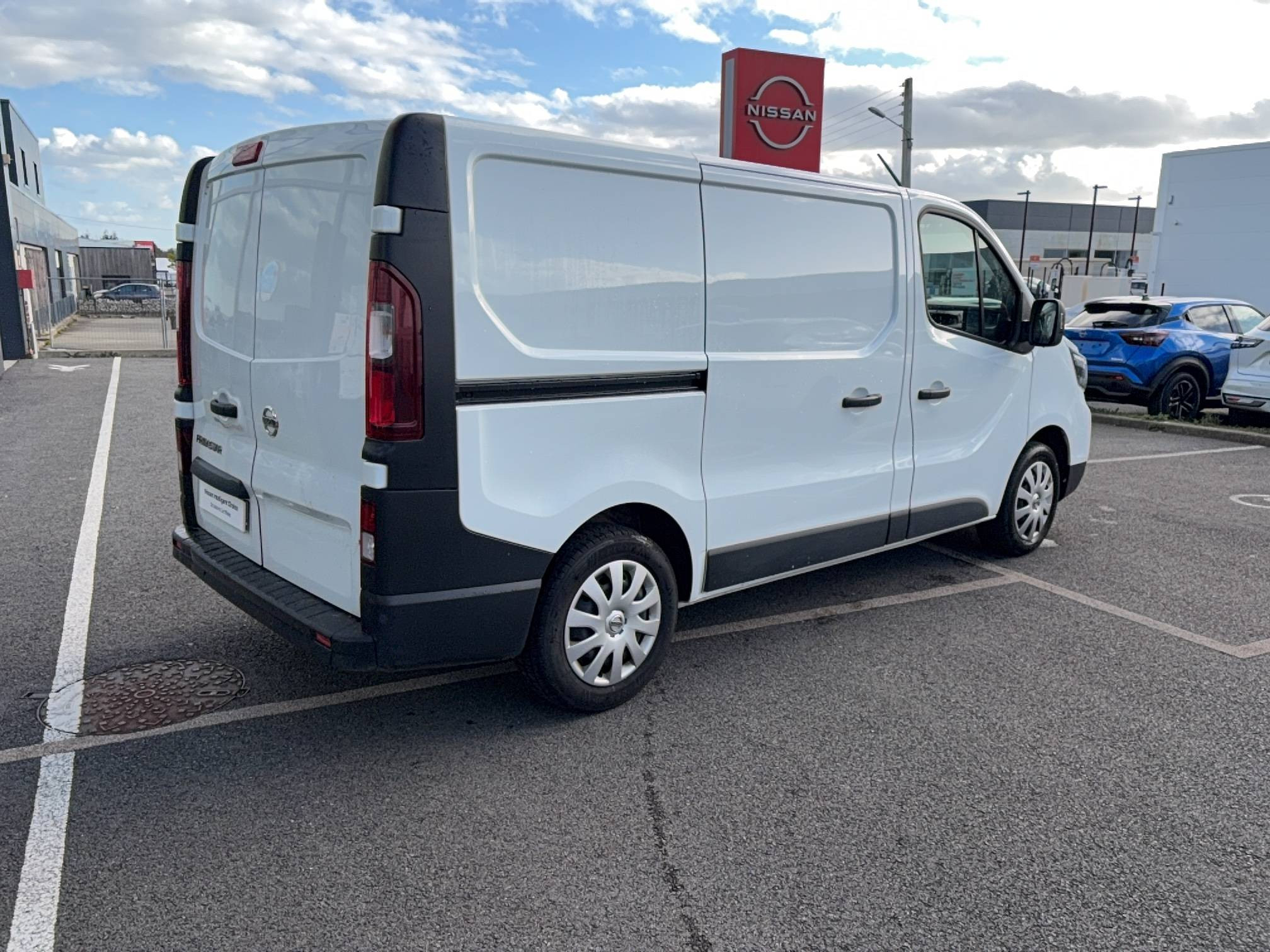 Vente en ligne Nissan Primastar Fourgon  L1H1 2T8 2.0 DCI 130 S/S BVM au prix de 17 490 €