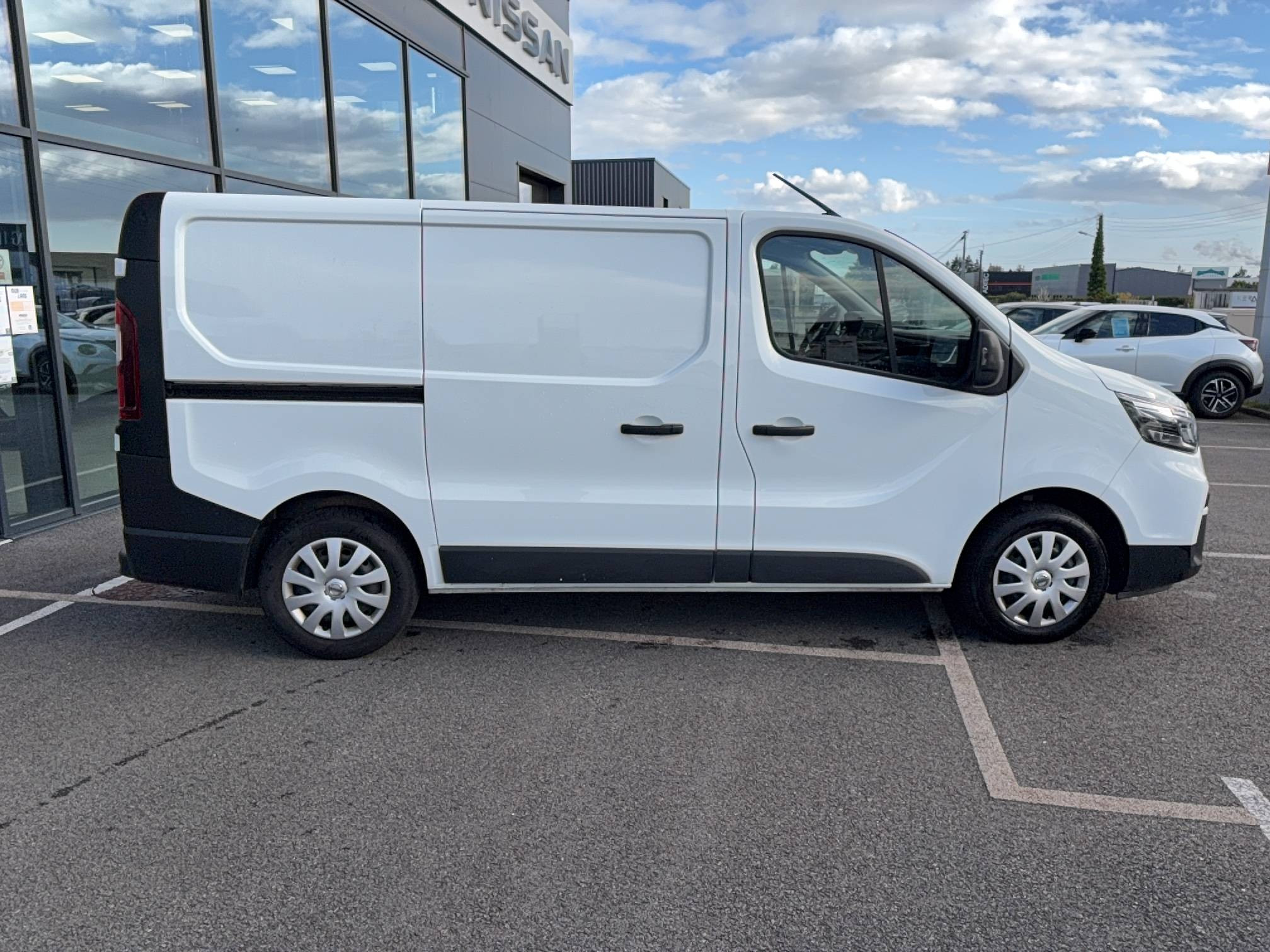 Vente en ligne Nissan Primastar Fourgon  L1H1 2T8 2.0 DCI 130 S/S BVM au prix de 17 490 €