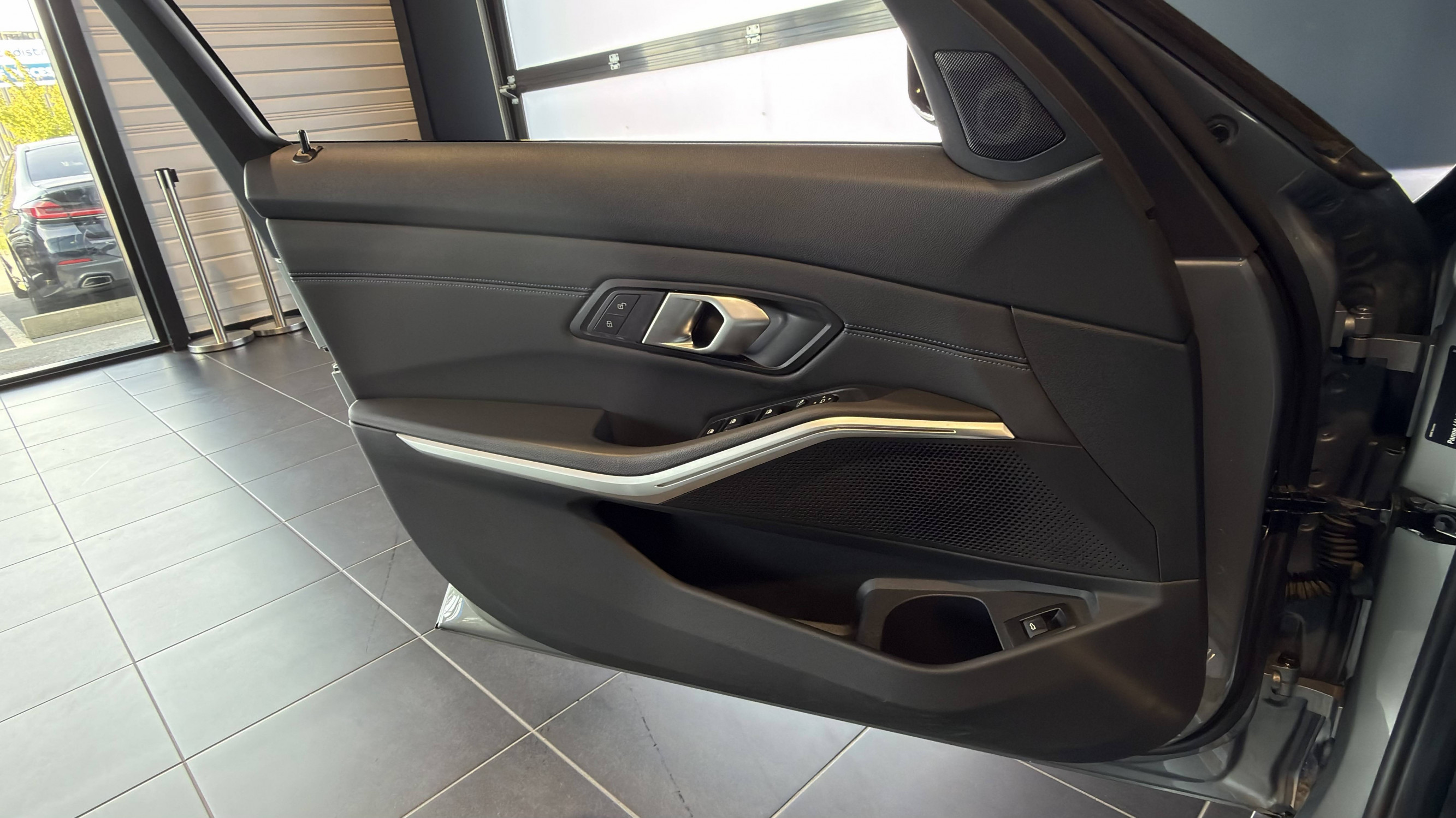 Vente en ligne Bmw Série 3 Touring Touring 330d xDrive 286 ch BVA8 au prix de 50 896 €