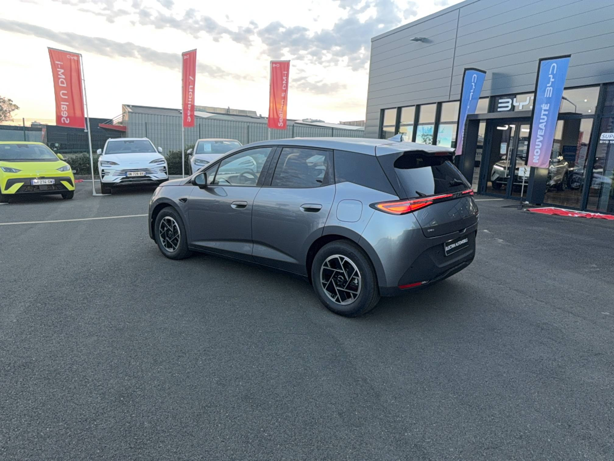 Vente en ligne Byd Dolphin G  1.5 DM-i PHEV 212 ch au prix de 24 390 €