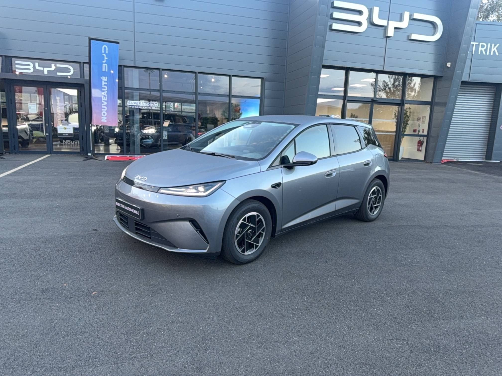 Vente en ligne Byd Dolphin G  1.5 DM-i PHEV 212 ch au prix de 24 390 €