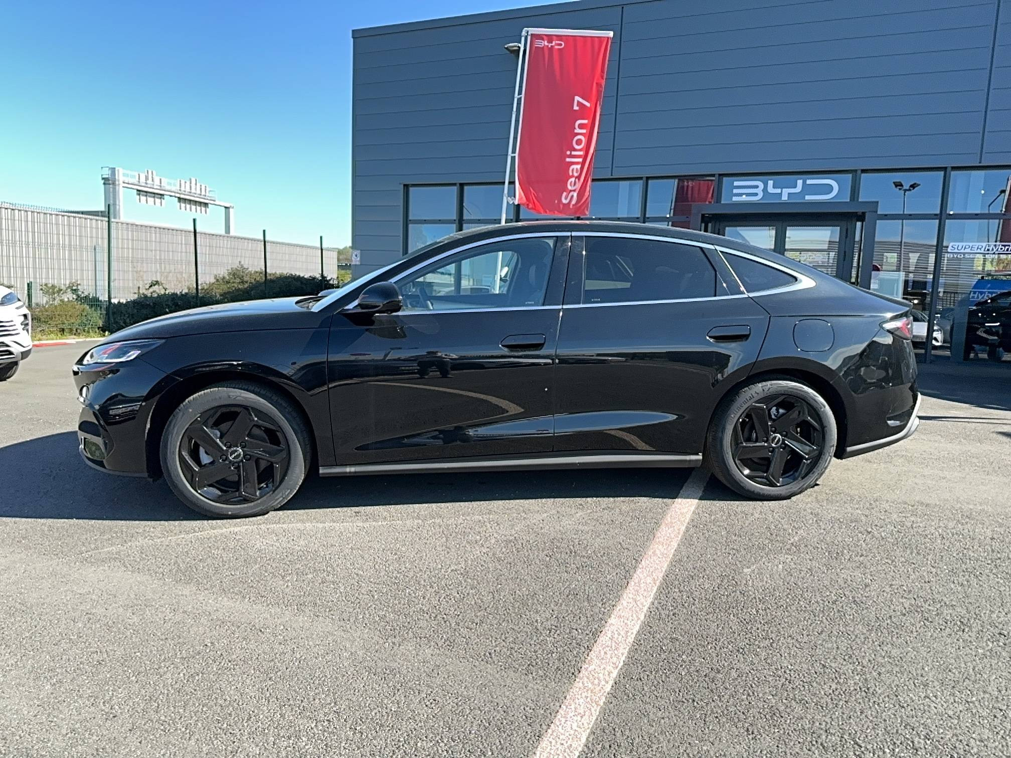 Byd Seal 6 DM-i  1.5l DM-i 156 kW PHEV occasion de 2026 en vente à Angers