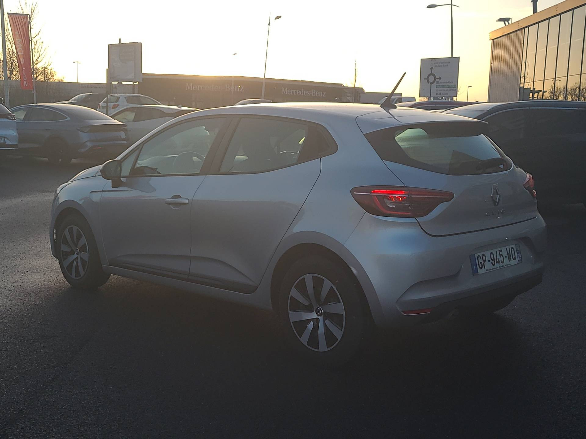 Vente en ligne Renault Clio 5 Clio TCe 90 au prix de 13 490 €