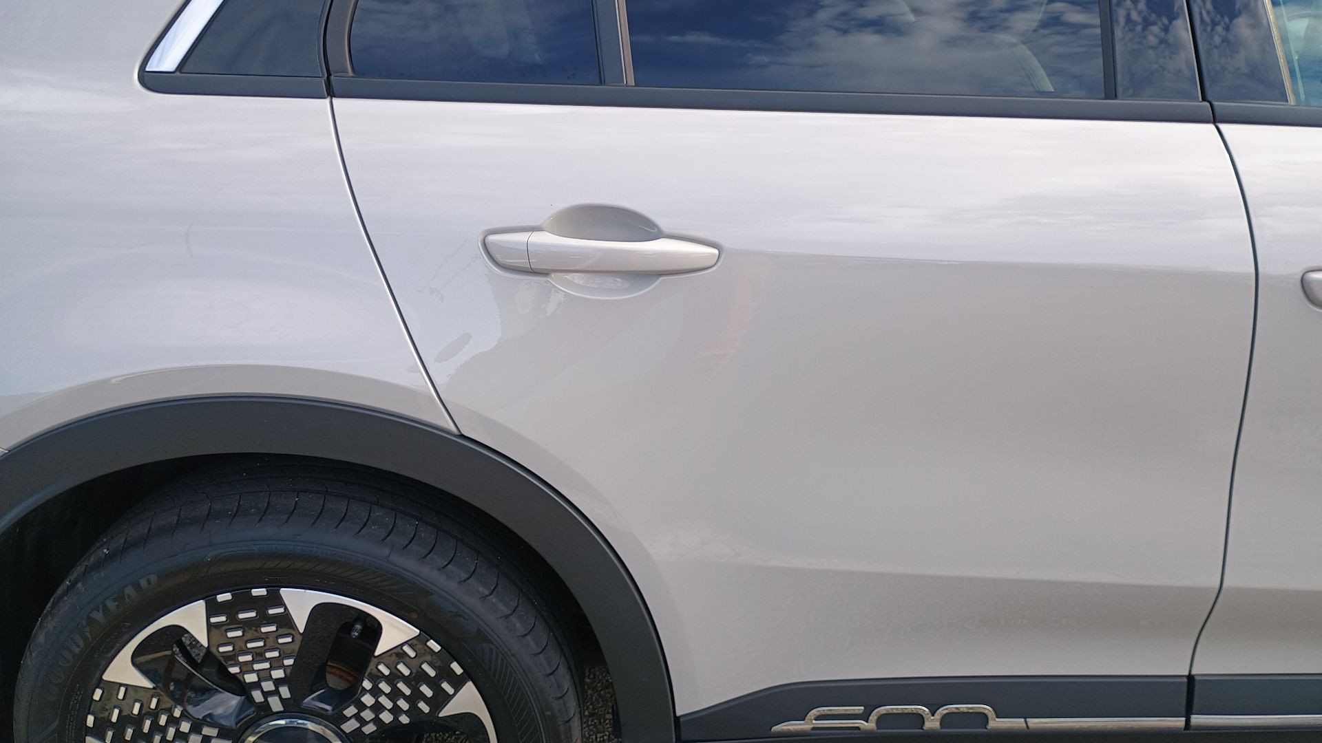 Vente en ligne Fiat 600e  156 ch 54 kWh au prix de 27 990 €