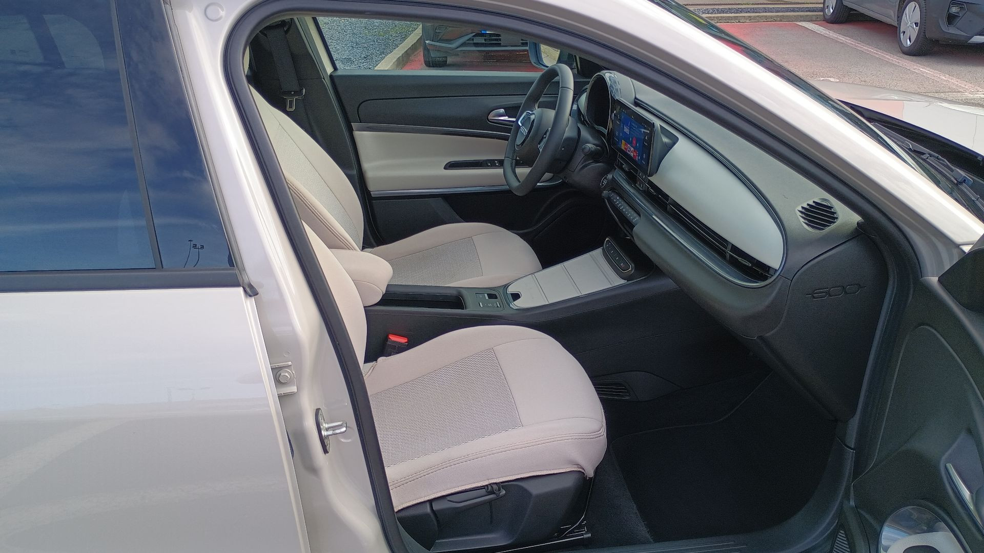 Vente en ligne Fiat 600e  156 ch 54 kWh au prix de 27 990 €