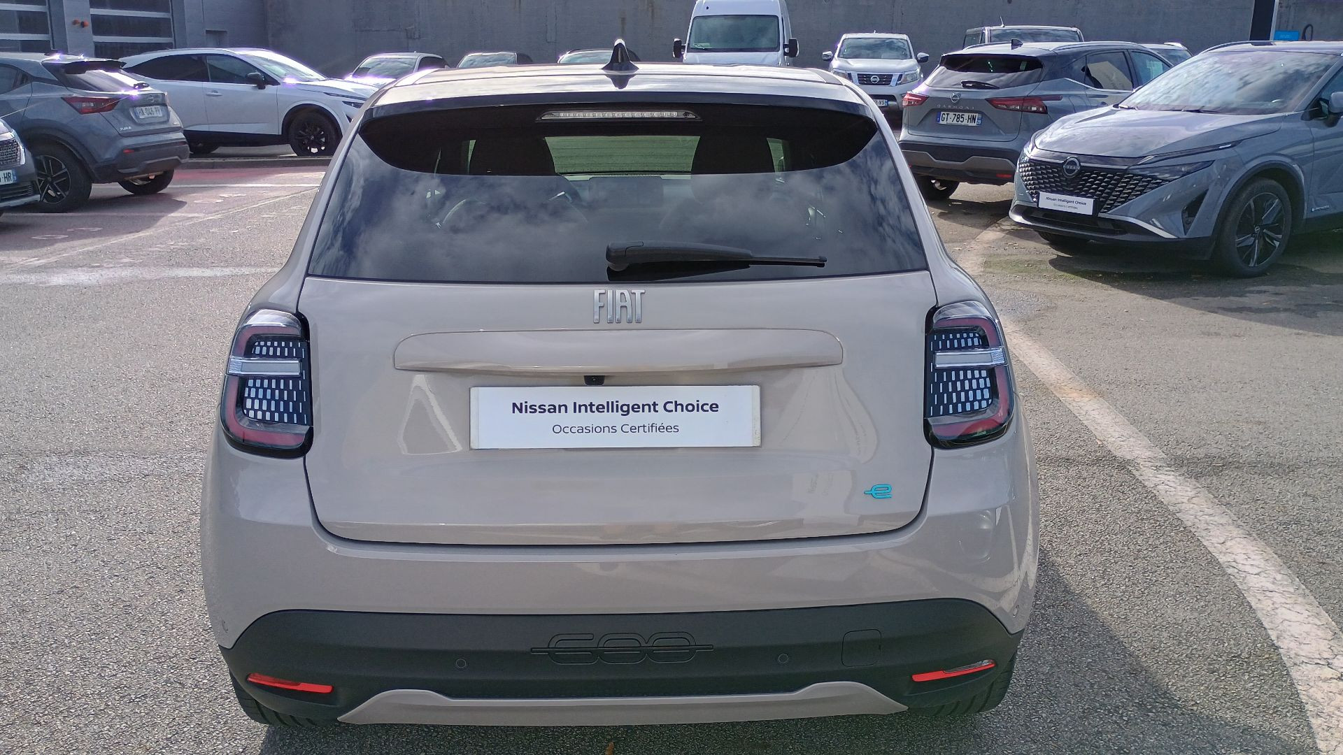 Vente en ligne Fiat 600e  156 ch 54 kWh au prix de 27 990 €