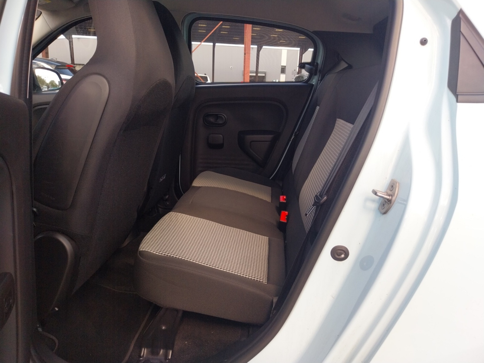 Vente en ligne Renault Twingo Electrique Twingo III E-Tech au prix de 12 990 €