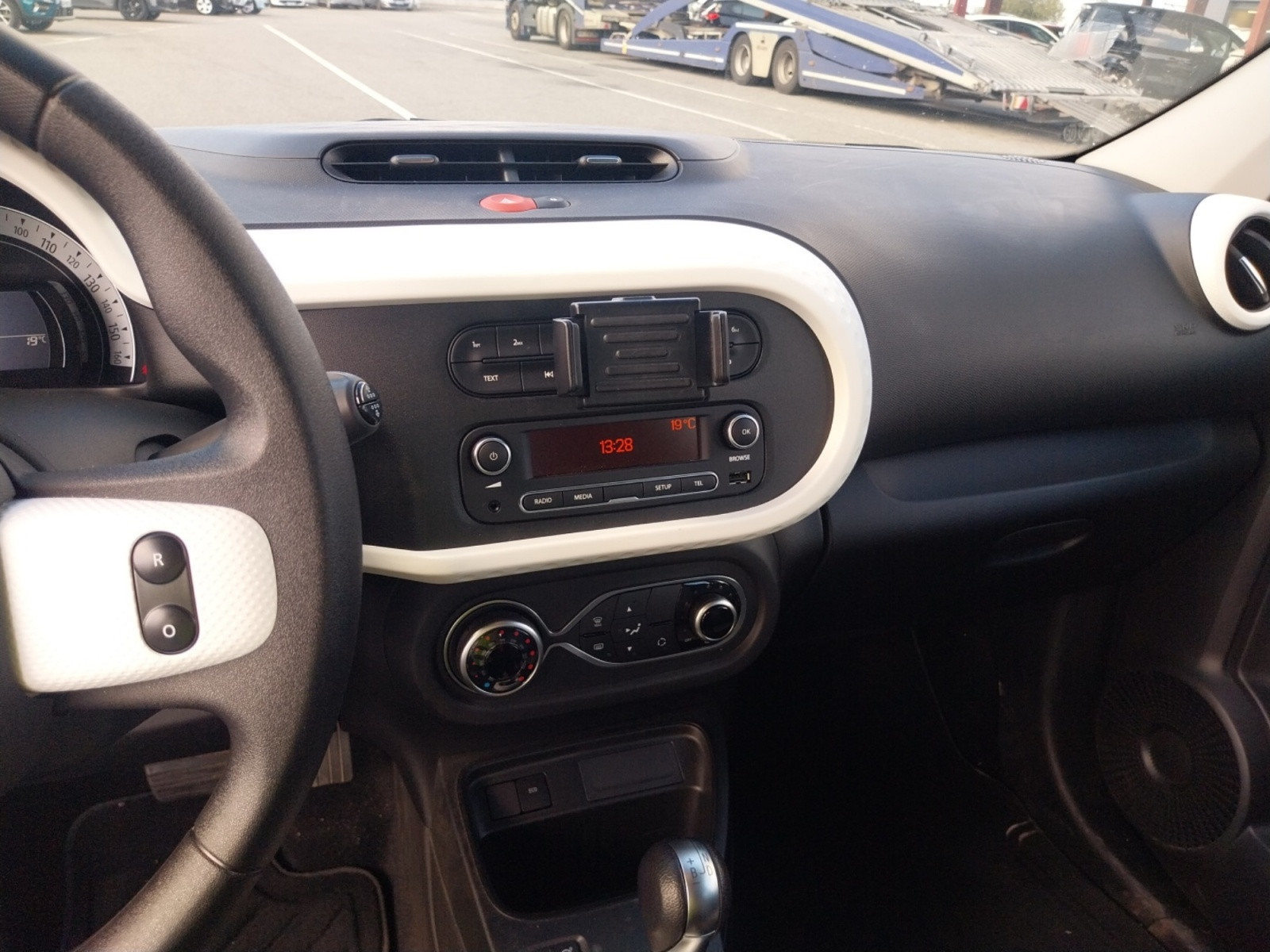 Vente en ligne Renault Twingo Electrique Twingo III E-Tech au prix de 12 990 €