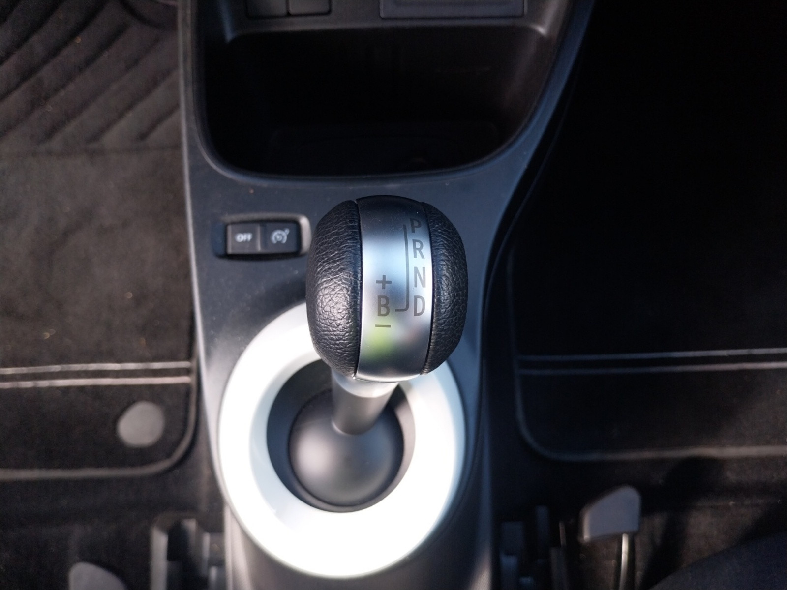 Vente en ligne Renault Twingo Electrique Twingo III E-Tech au prix de 12 990 €