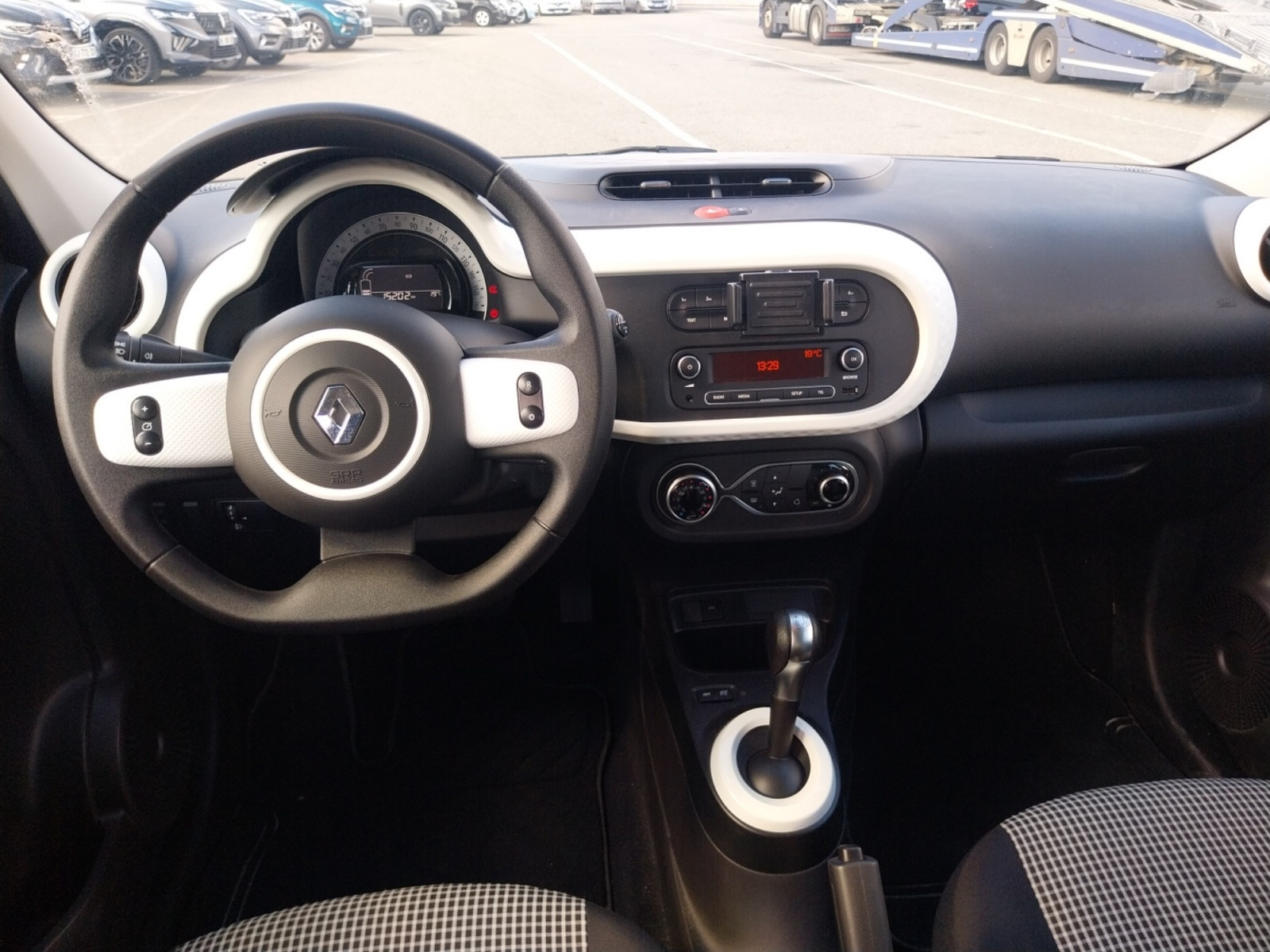 Vente en ligne Renault Twingo Electrique Twingo III E-Tech au prix de 12 990 €