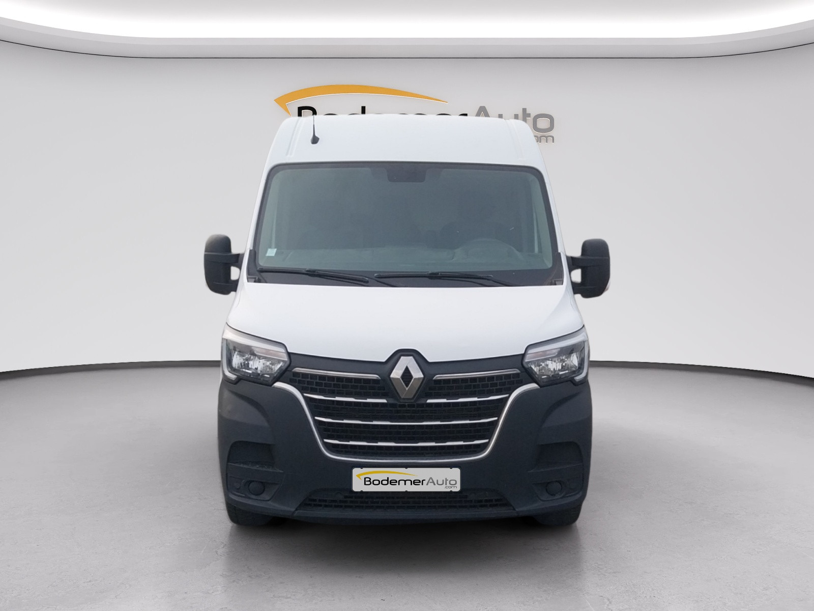 Vente en ligne Renault Master Fourgon MASTER FGN TRAC F3500 L3H2 DCI 135 au prix de 19 990 €