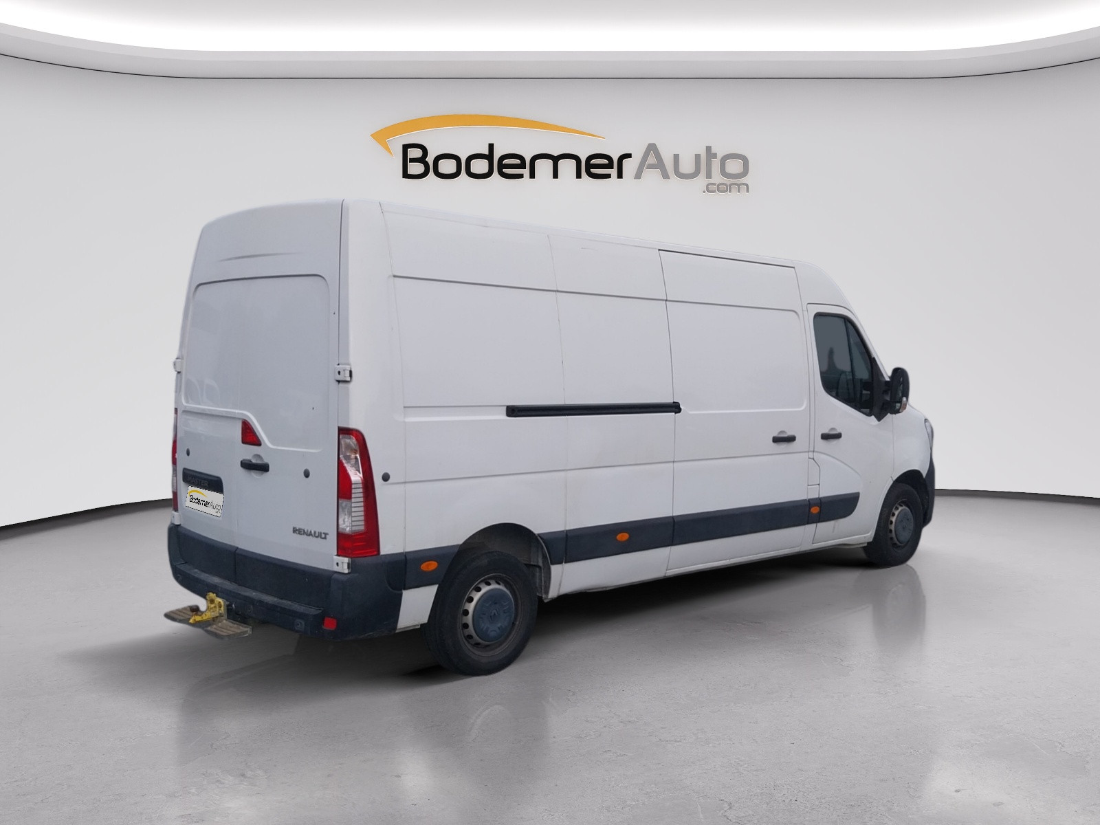 Vente en ligne Renault Master Fourgon MASTER FGN TRAC F3500 L3H2 DCI 135 au prix de 19 990 €