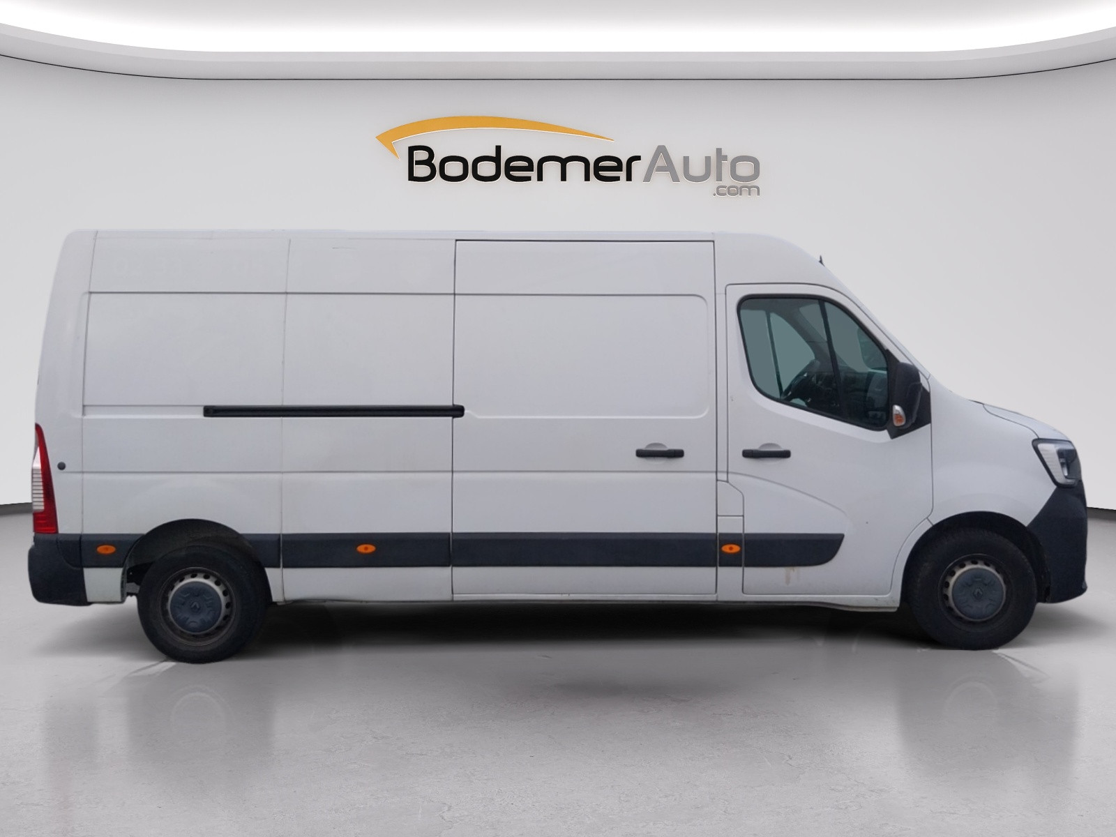 Vente en ligne Renault Master Fourgon MASTER FGN TRAC F3500 L3H2 DCI 135 au prix de 19 990 €