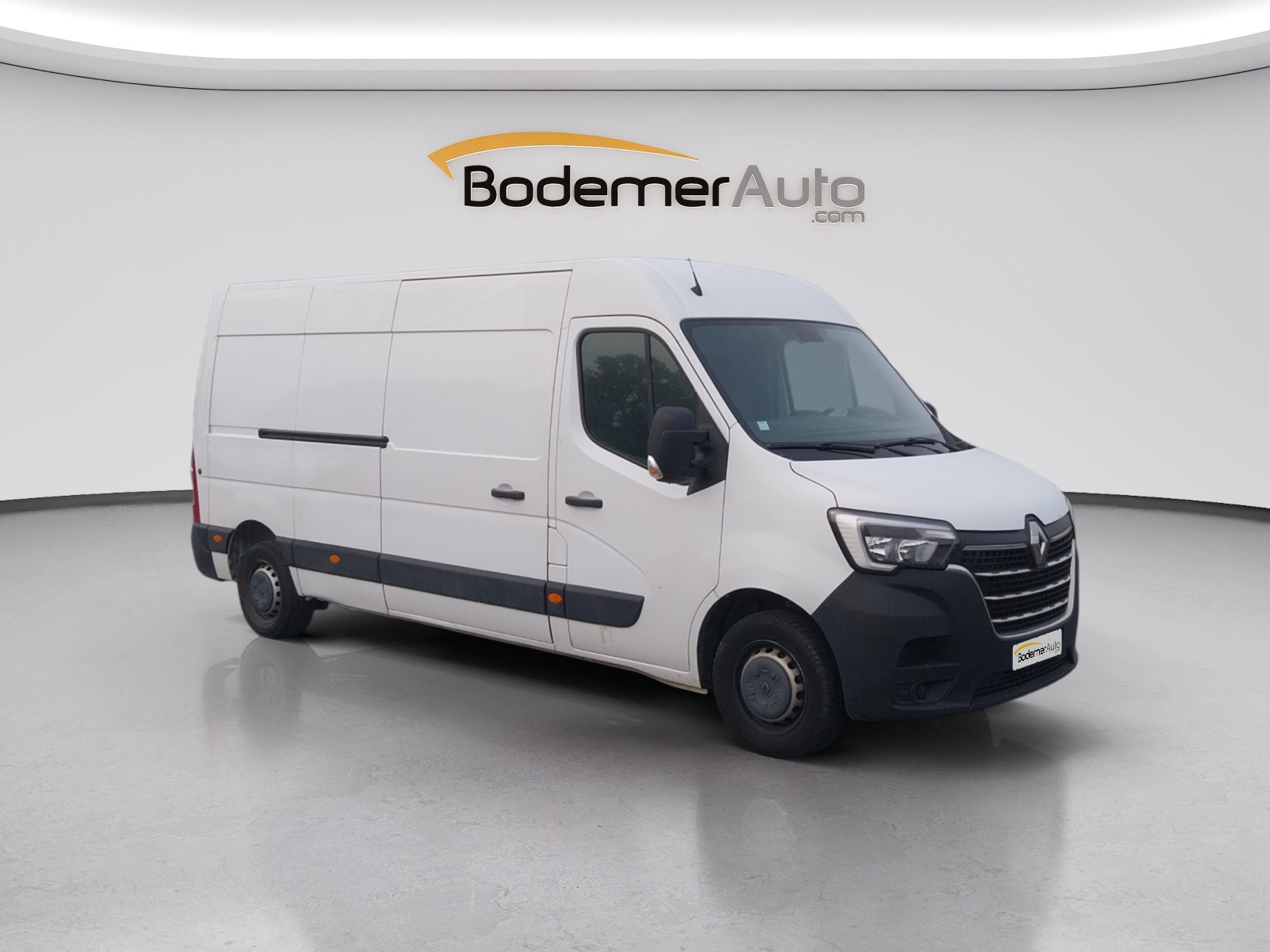 Vente en ligne Renault Master Fourgon MASTER FGN TRAC F3500 L3H2 DCI 135 au prix de 19 990 €