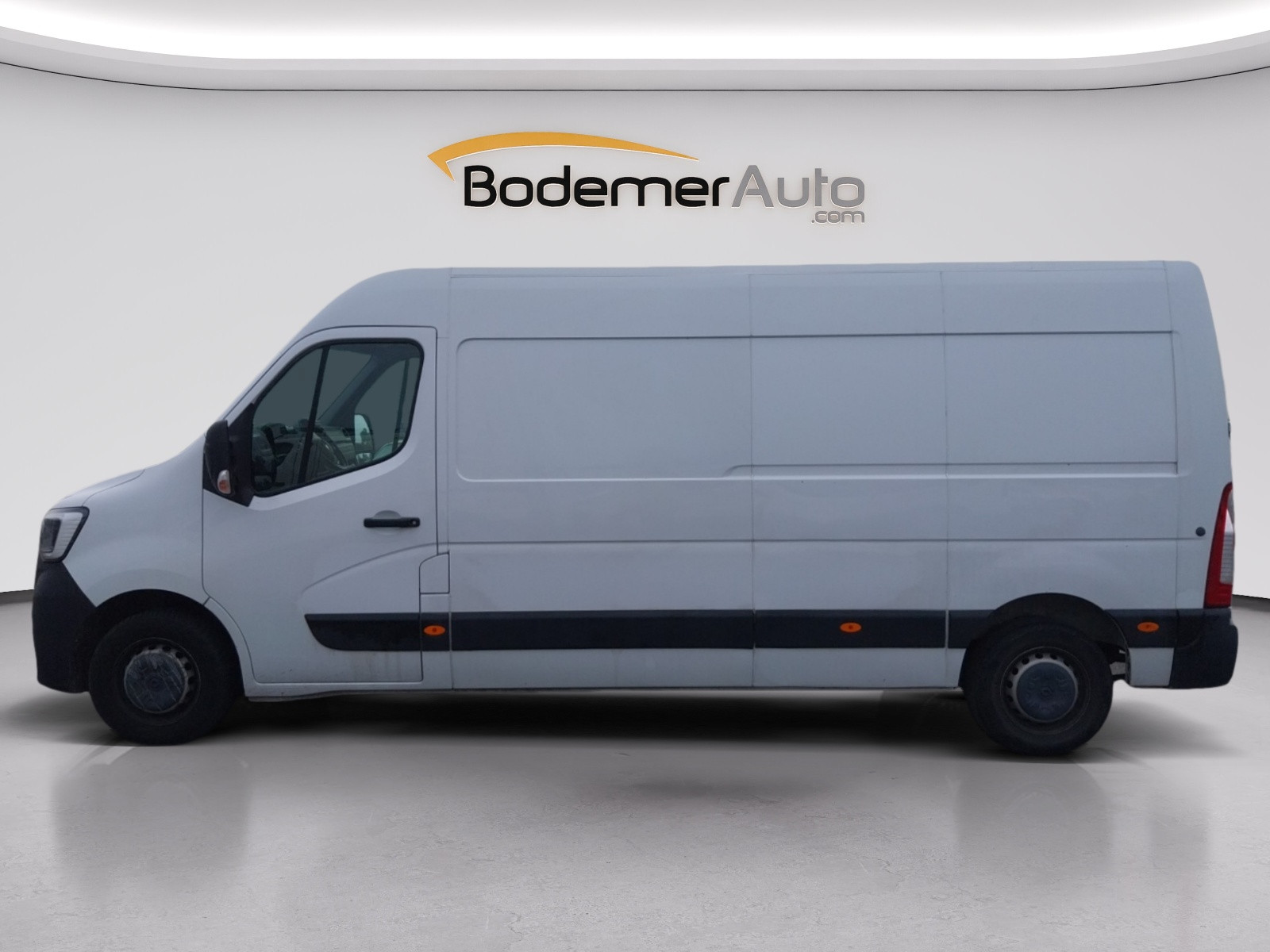 Vente en ligne Renault Master Fourgon MASTER FGN TRAC F3500 L3H2 DCI 135 au prix de 19 990 €