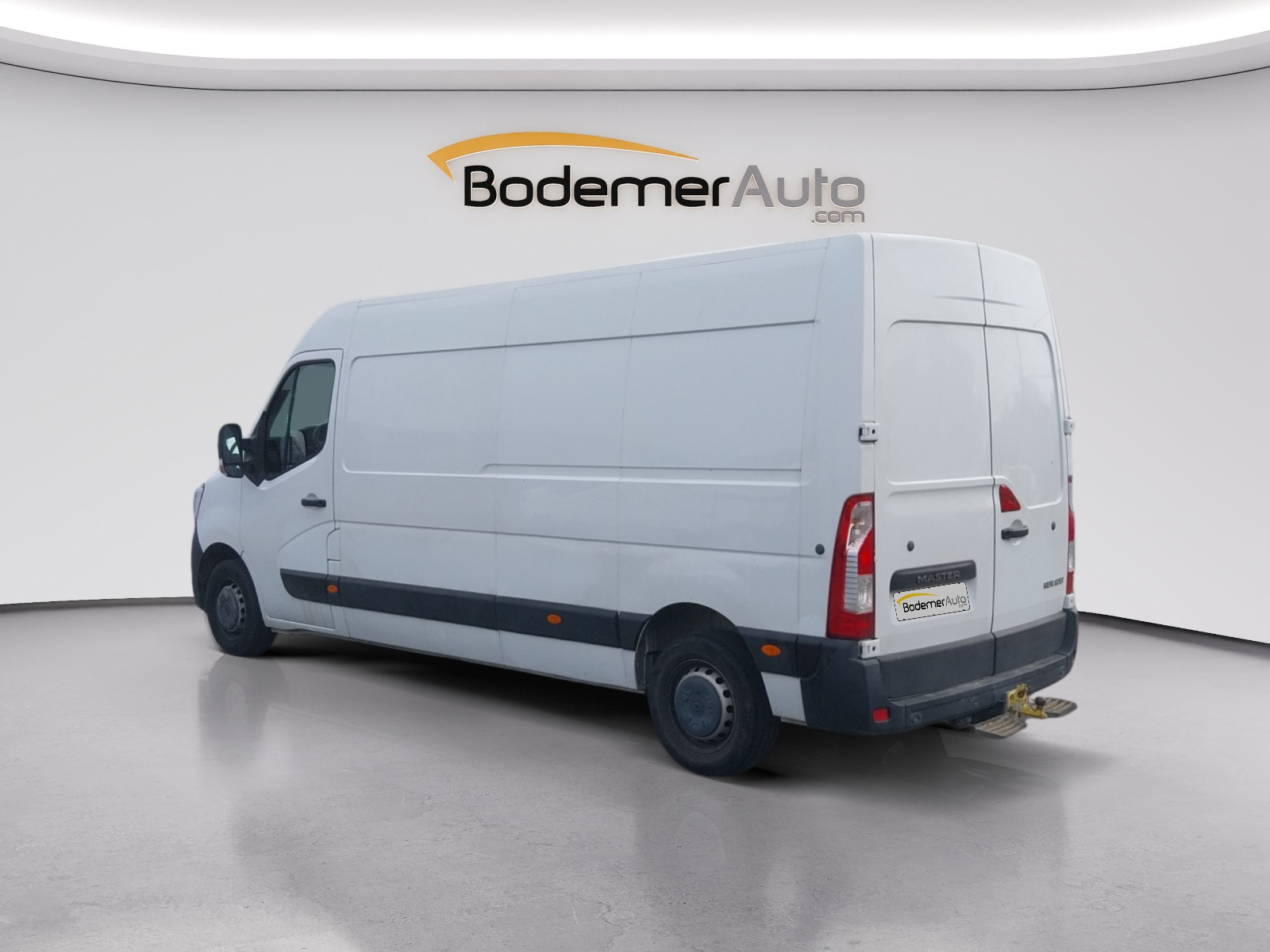 Vente en ligne Renault Master Fourgon MASTER FGN TRAC F3500 L3H2 DCI 135 au prix de 19 990 €