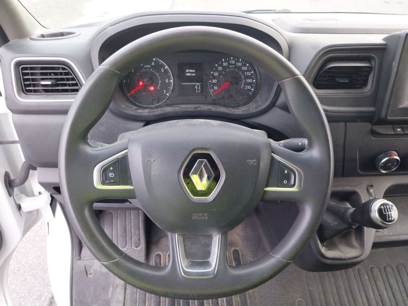 Vente en ligne Renault Master Fourgon MASTER FGN TRAC F3500 L3H2 DCI 135 au prix de 19 990 €
