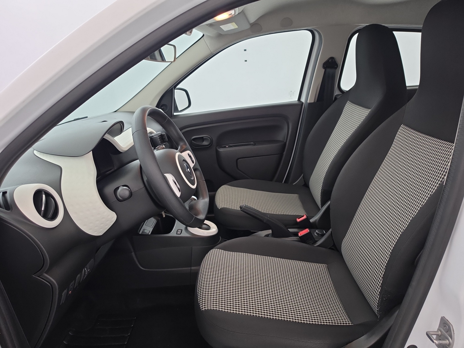 Vente en ligne Renault Twingo Electrique Twingo III E-Tech au prix de 12 990 €