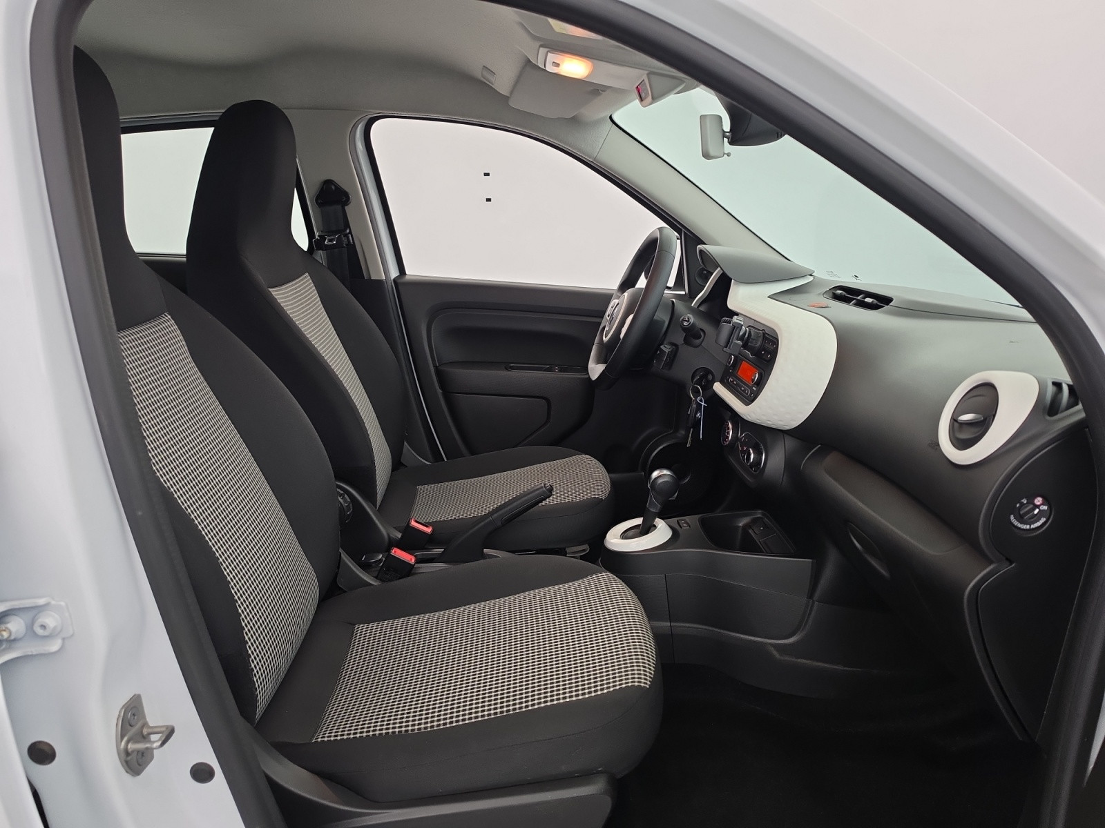 Vente en ligne Renault Twingo Electrique Twingo III E-Tech au prix de 12 990 €