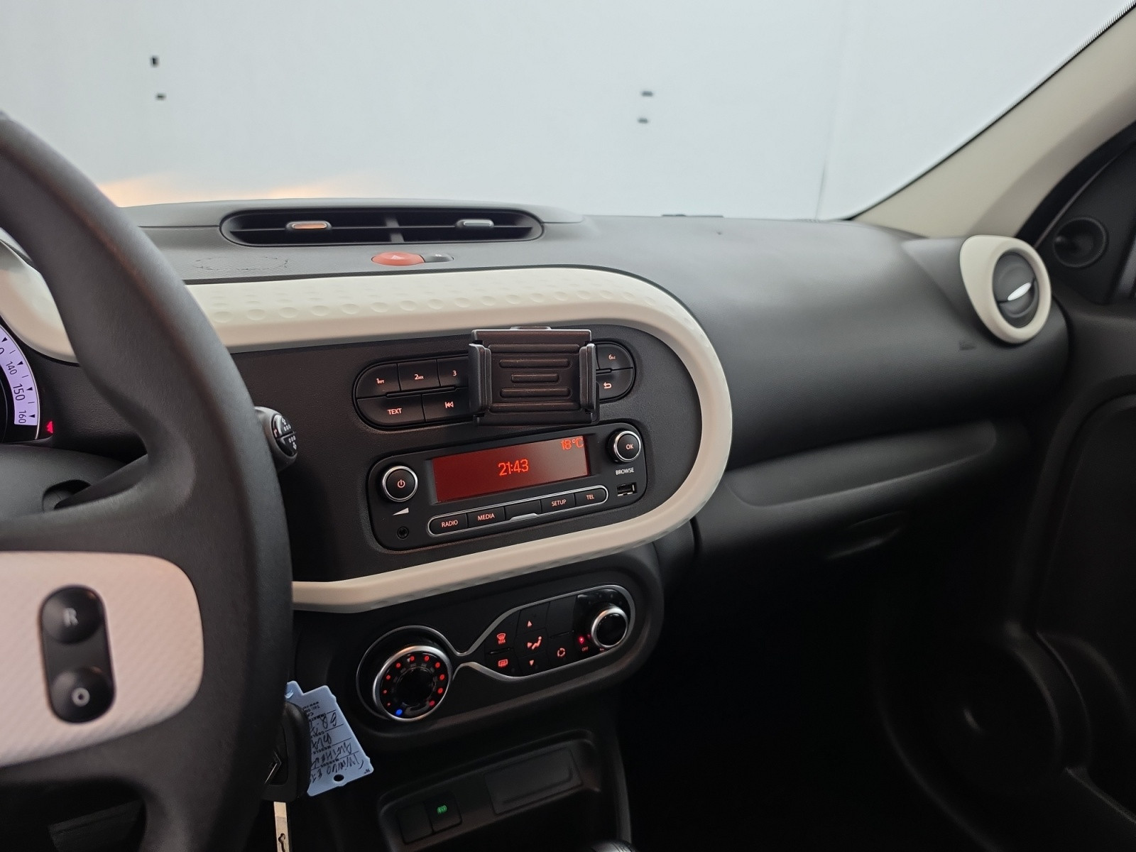 Vente en ligne Renault Twingo Electrique Twingo III E-Tech au prix de 12 990 €