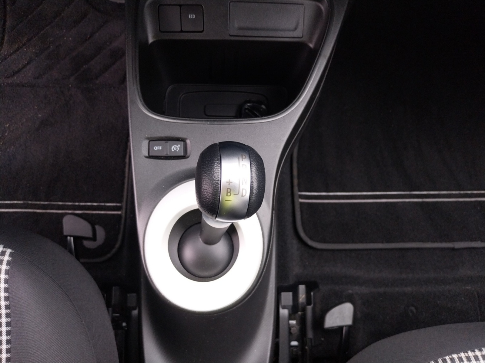 Vente en ligne Renault Twingo Electrique Twingo III E-Tech au prix de 12 990 €