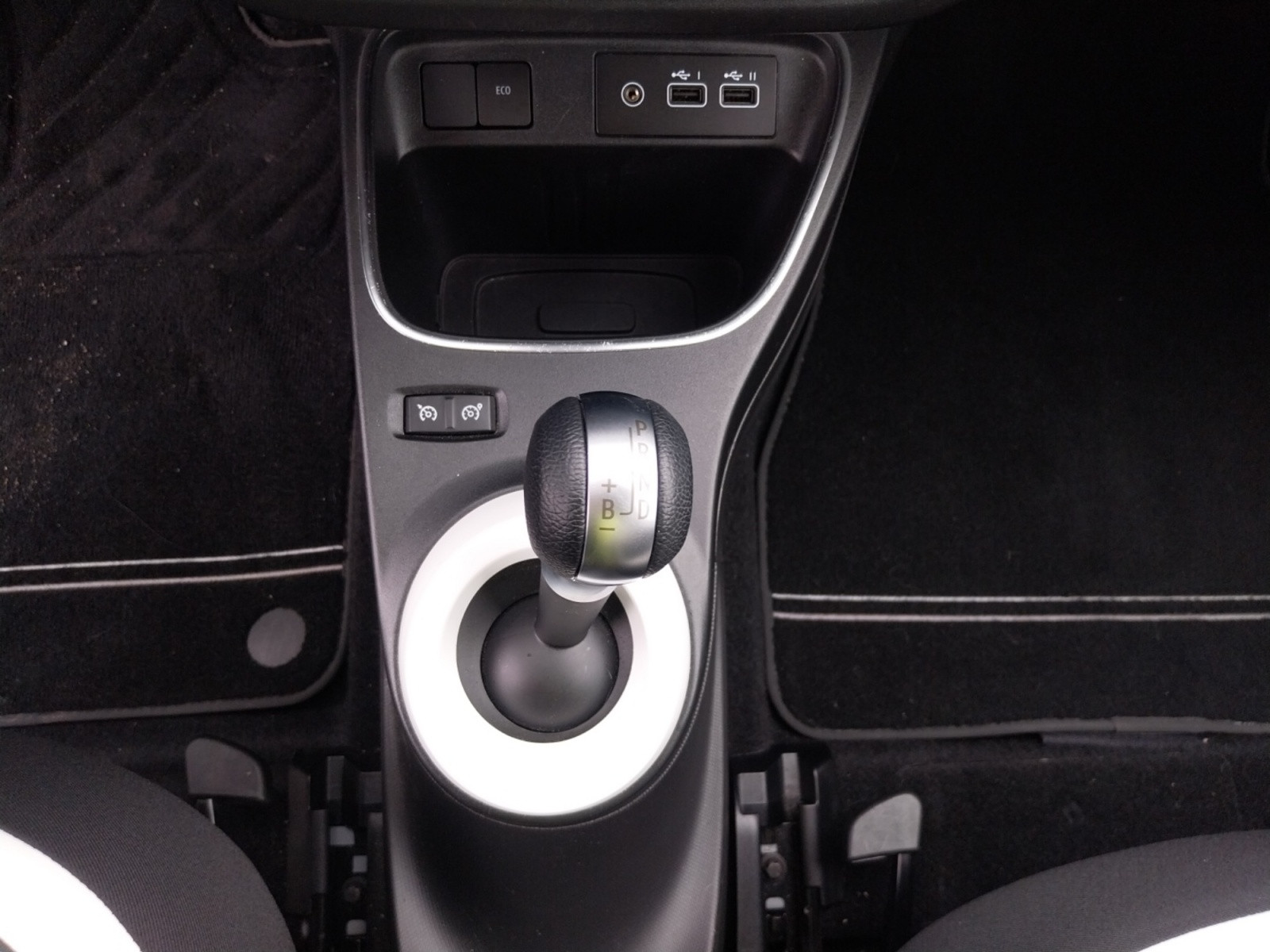 Vente en ligne Renault Twingo Electrique Twingo III E-Tech au prix de 13 990 €
