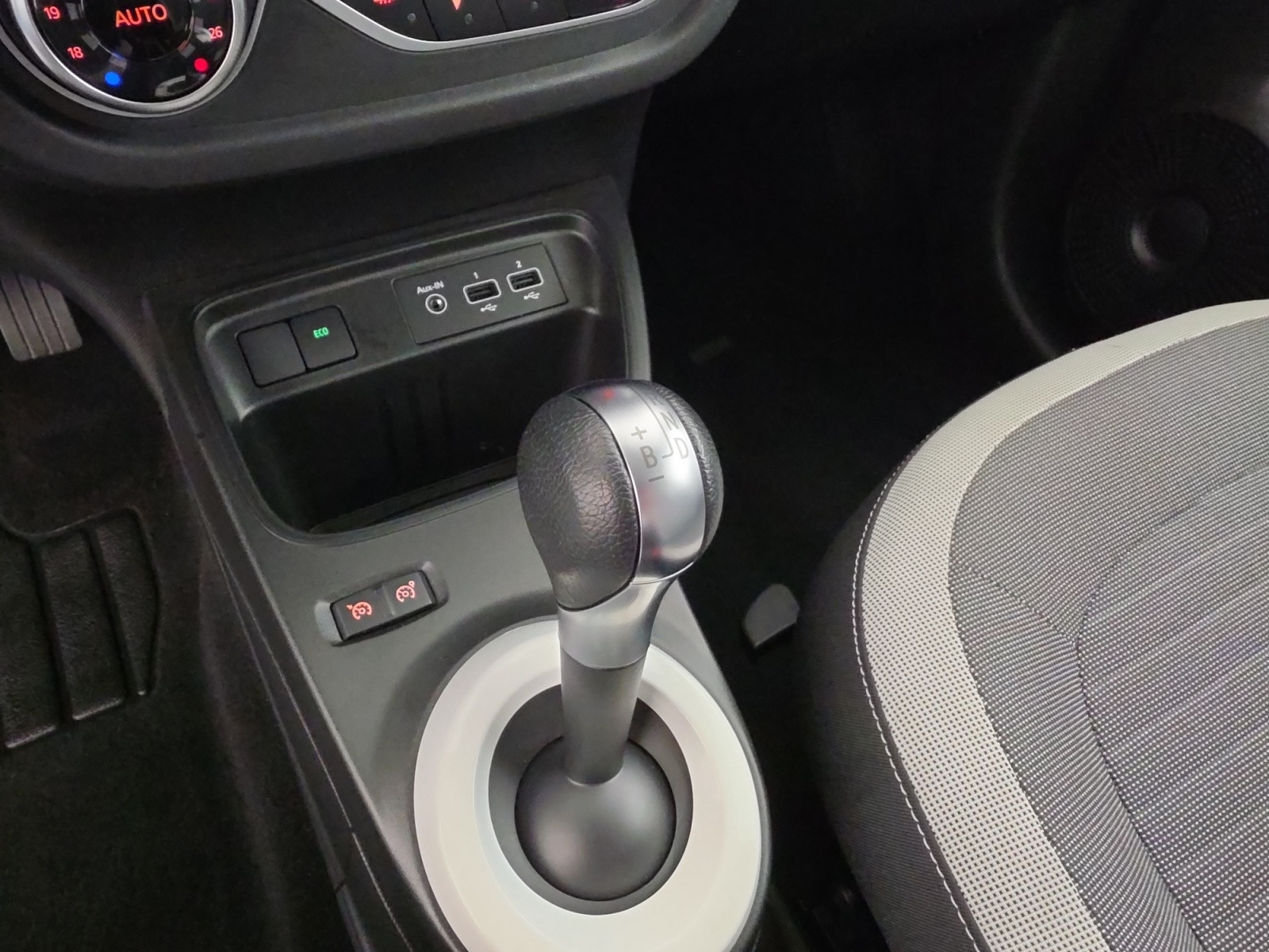 Vente en ligne Renault Twingo Electrique Twingo III E-Tech au prix de 12 590 €